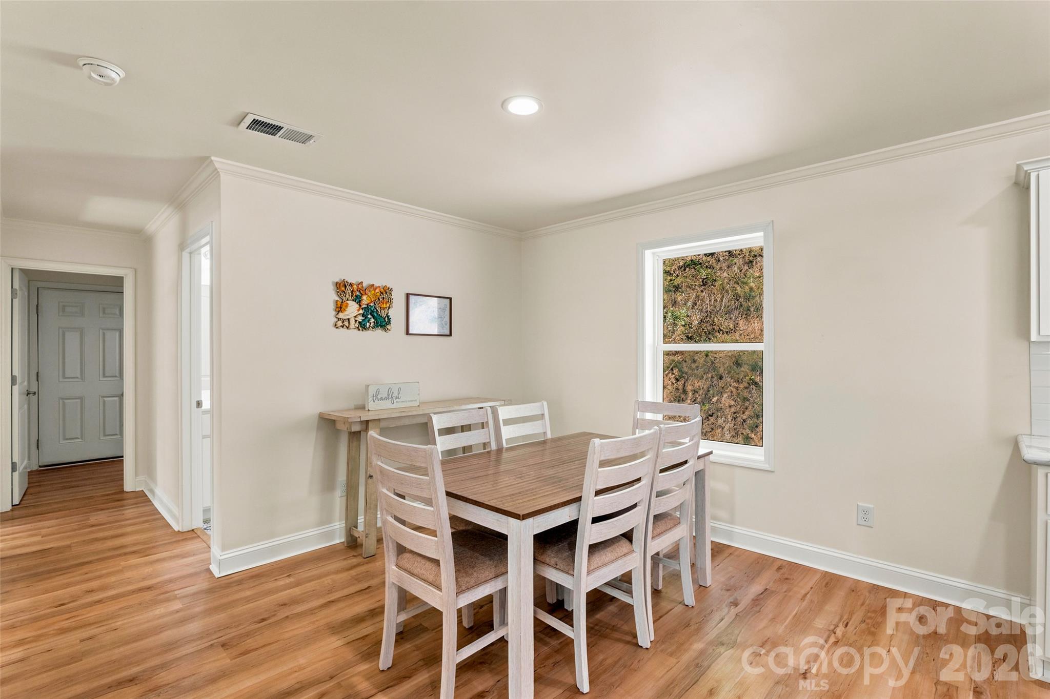 Dining area - 60 Spring Mountain Drive, Canton