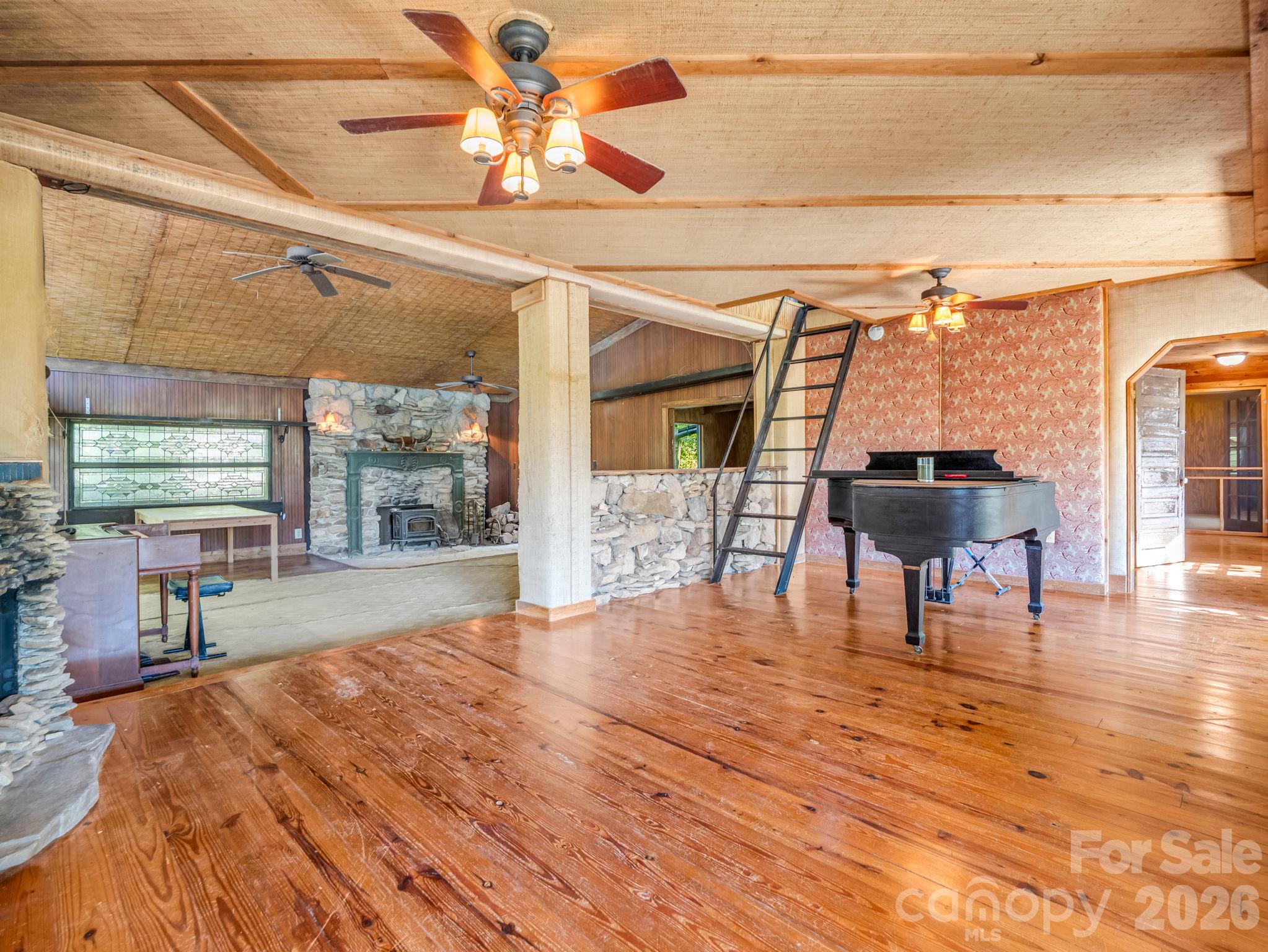 Single Family Residence at 500 E Poplar Drive, Hendersonville, photo 12 of 42