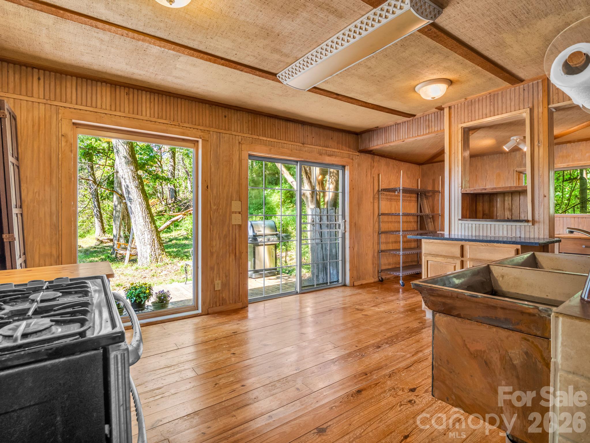Single Family Residence at 500 E Poplar Drive, Hendersonville, photo 19 of 42