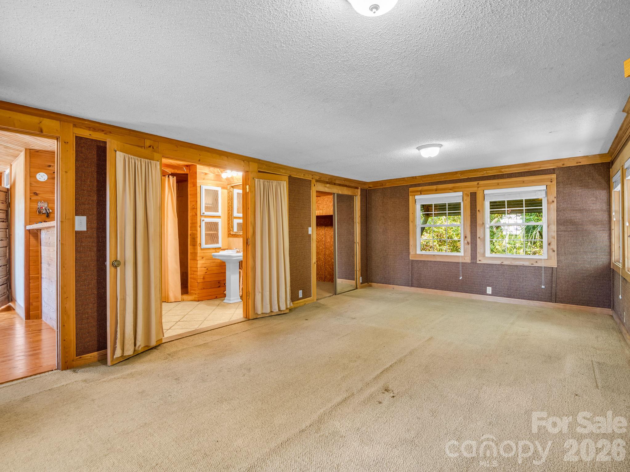 Single Family Residence at 500 E Poplar Drive, Hendersonville, photo 28 of 42