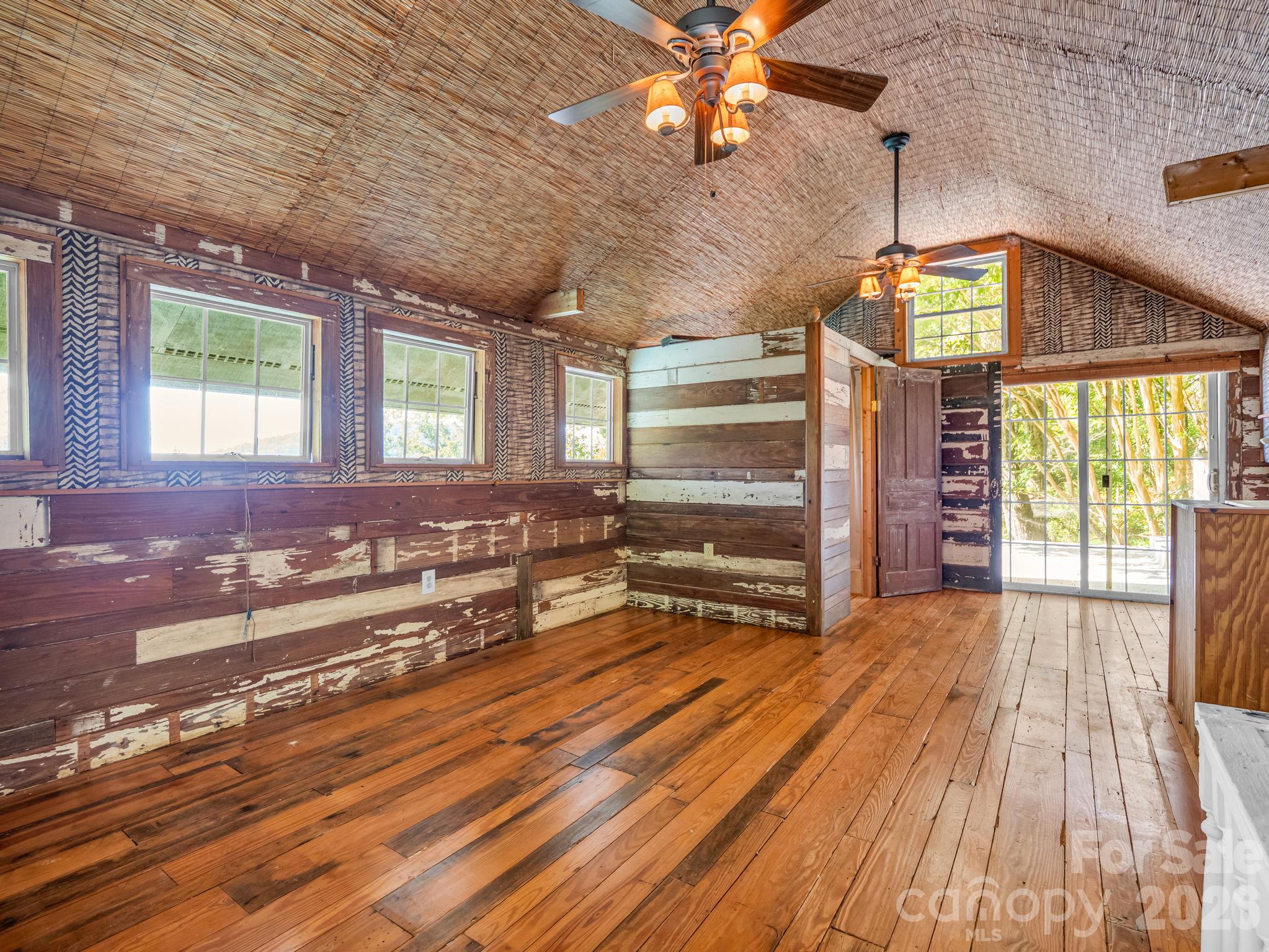 Single Family Residence at 500 E Poplar Drive, Hendersonville, photo 32 of 42