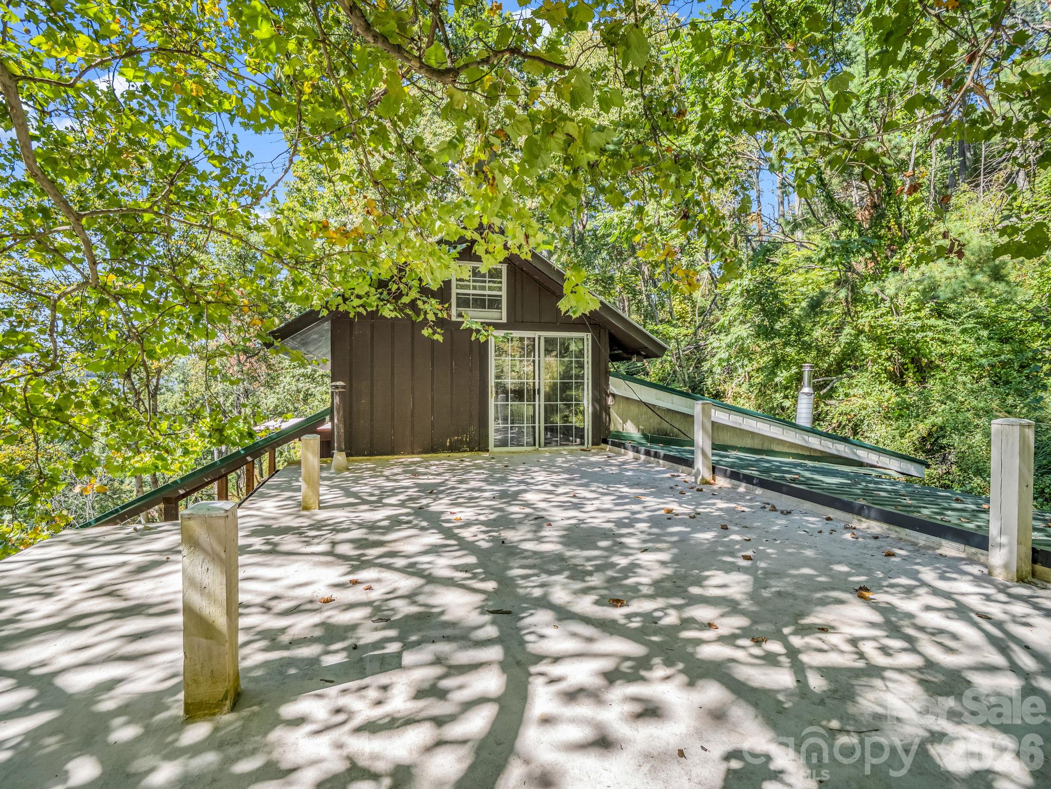 Single Family Residence at 500 E Poplar Drive, Hendersonville, photo 35 of 42