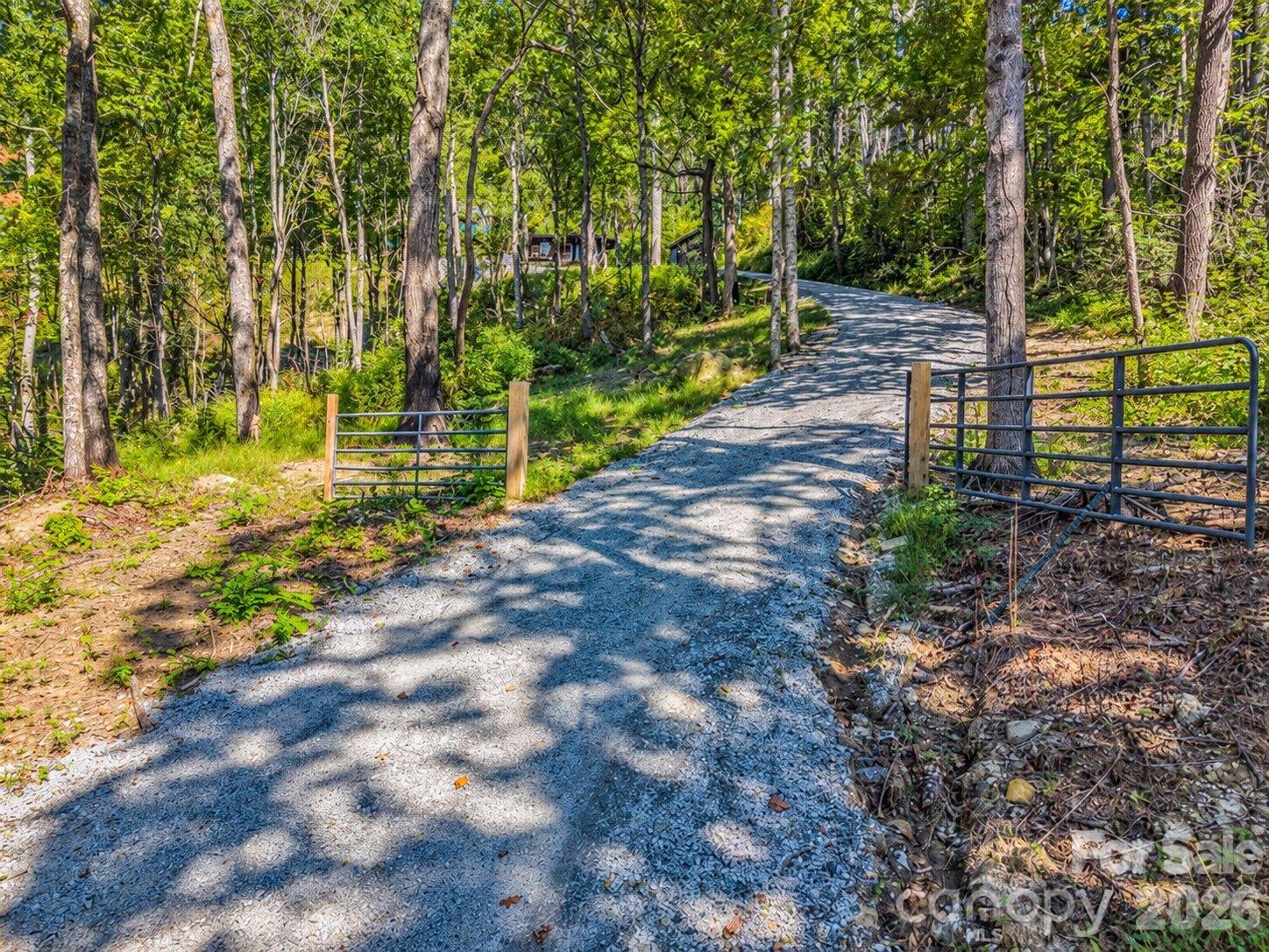 4wd/awd needed - 500 E Poplar Drive, Hendersonville