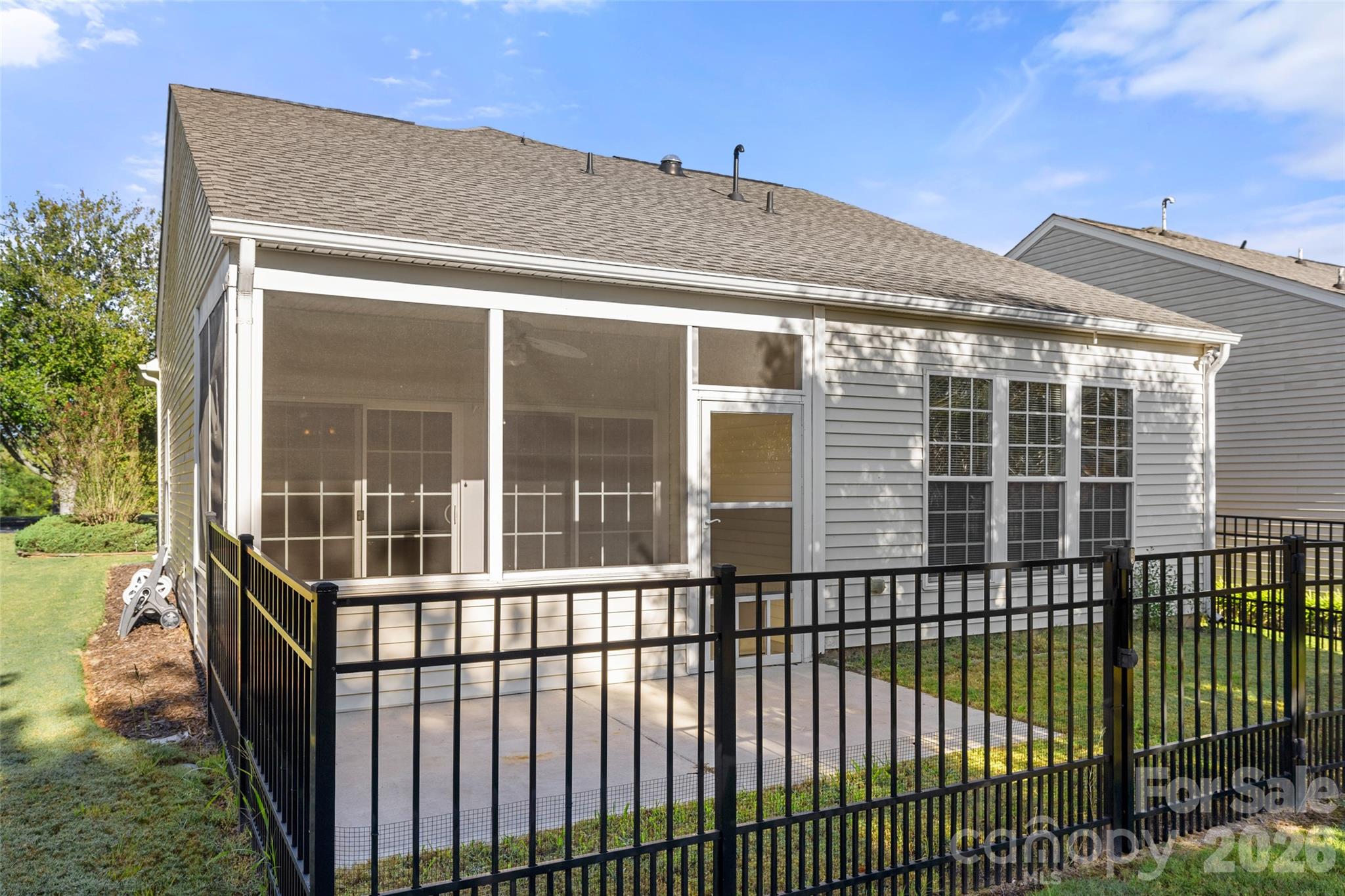 Single Family Residence at 16344 Raven Crest Drive, Indian Land, photo 2 of 39