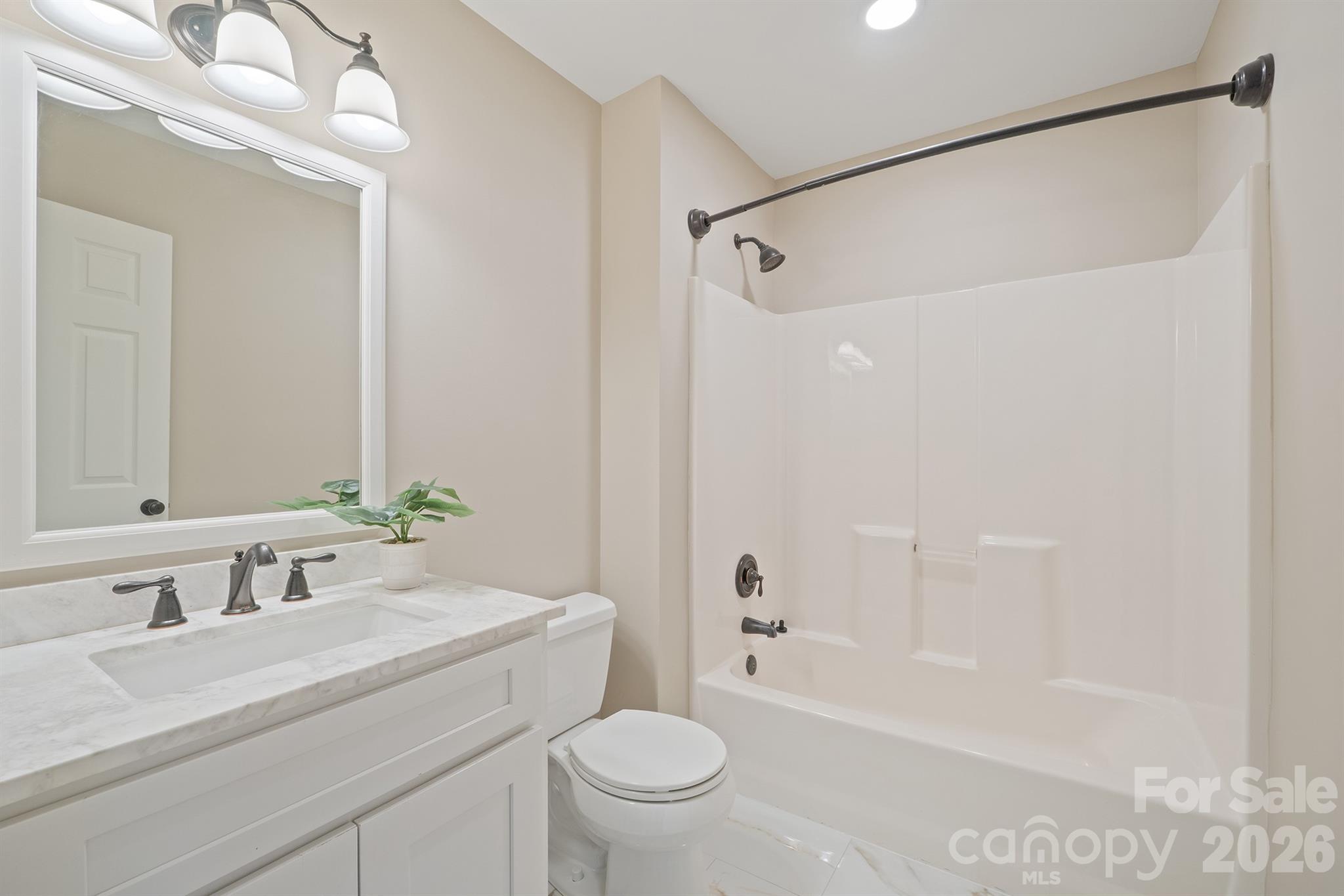 Hall Bath - 110 Fox Den Circle, Statesville