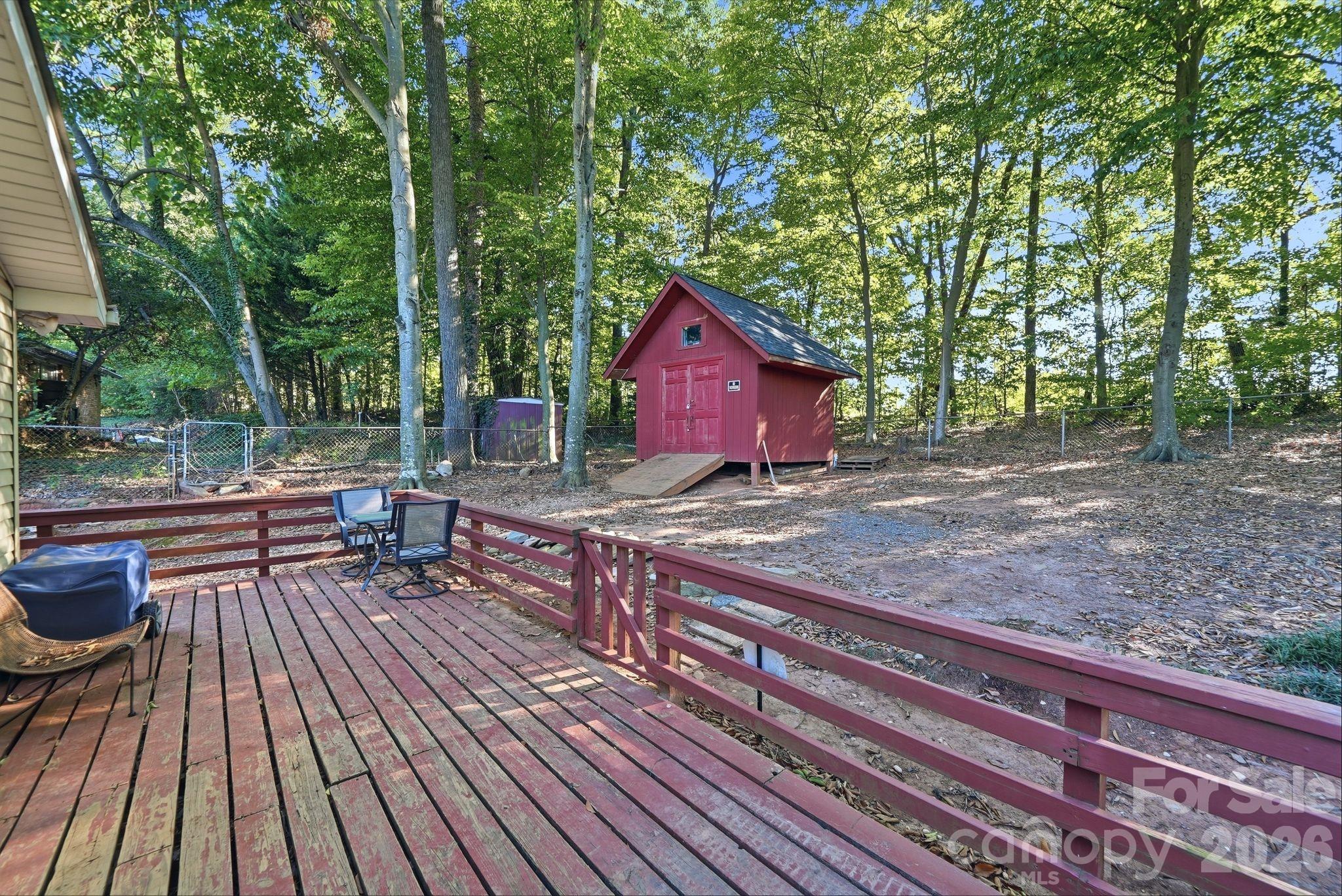 Single Family Residence at 1524 Lanewood Place, Charlotte, photo 27 of 41