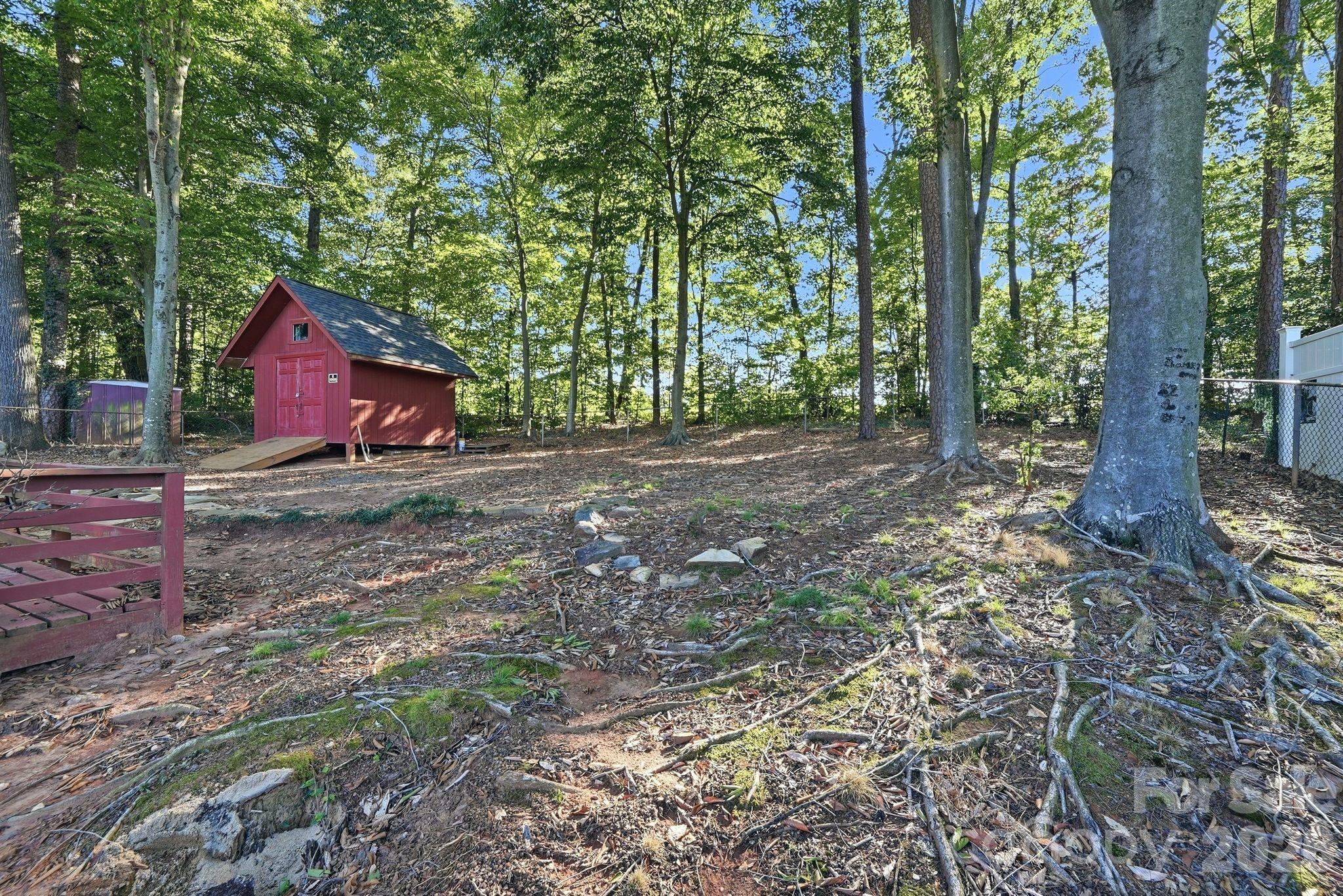 Single Family Residence at 1524 Lanewood Place, Charlotte, photo 31 of 41