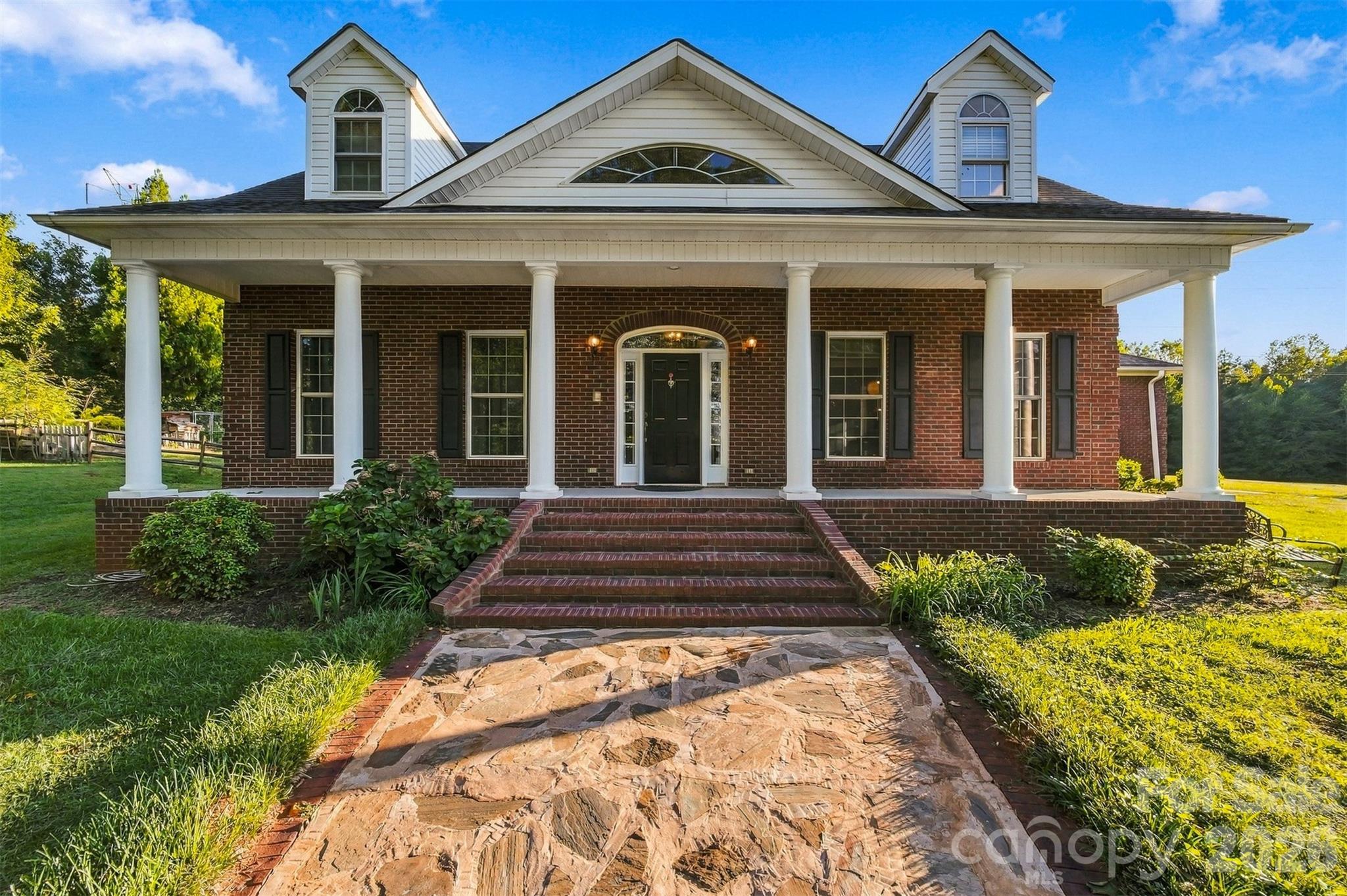 Single Family Residence at 498 Johnson Dairy Road, Mooresville, photo 3 of 48