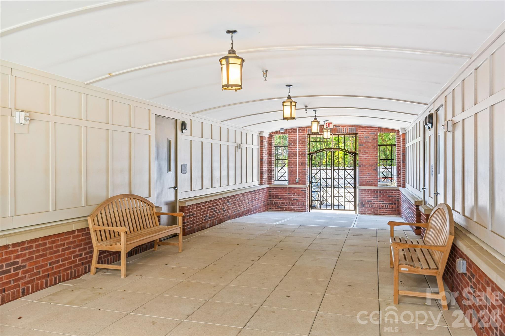 Condominium at 2810 Selwyn Avenue, Charlotte, photo 31 of 48