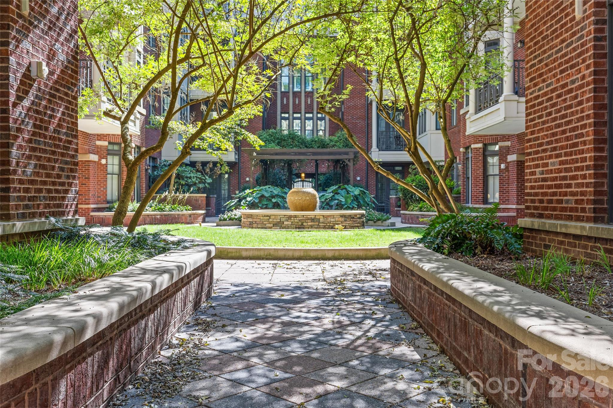 Condominium at 2810 Selwyn Avenue, Charlotte, photo 32 of 48