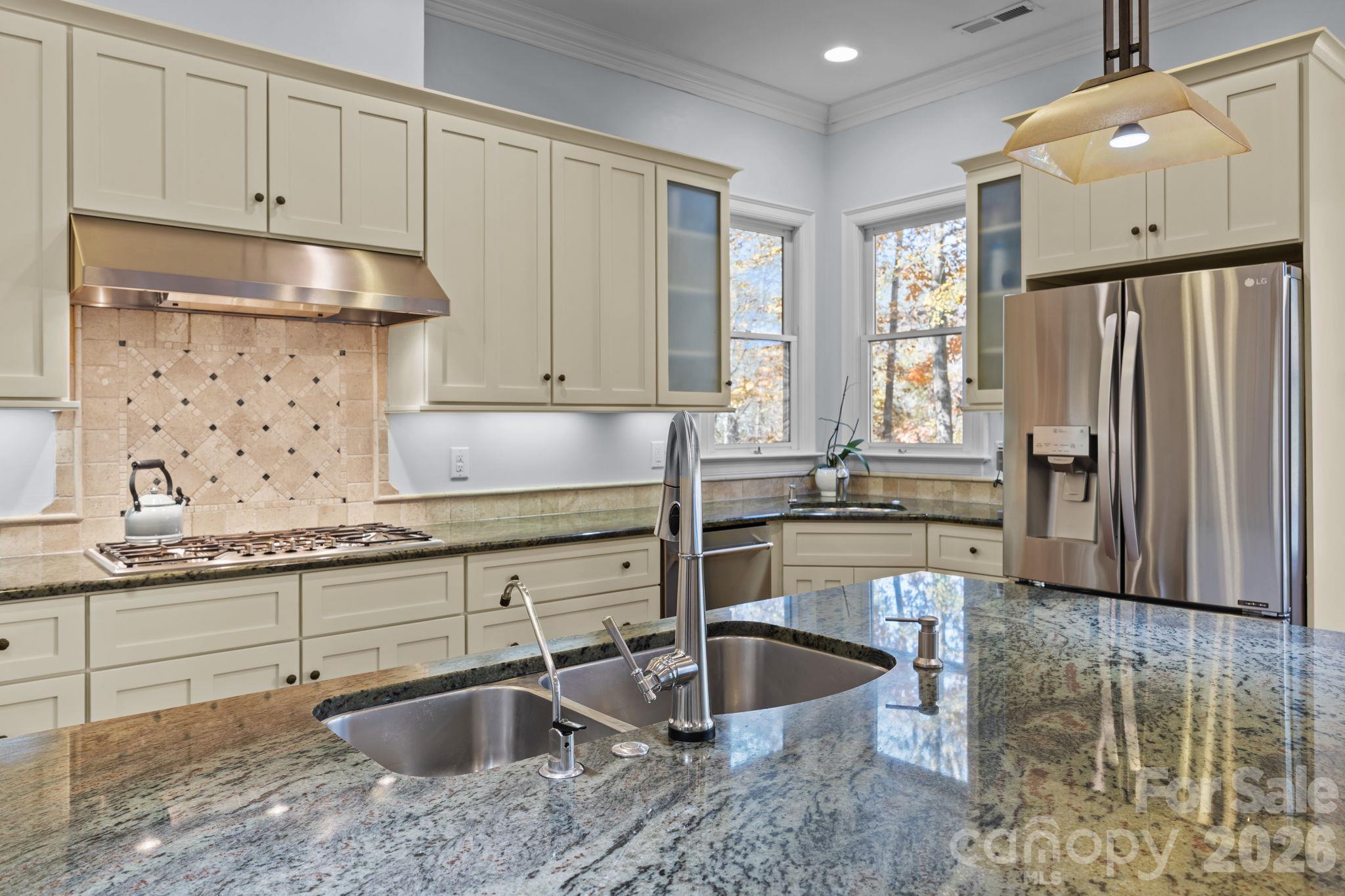 3 sink areas, 2 dishwashers +++ - 119 Whaling Lane, Mooresville
