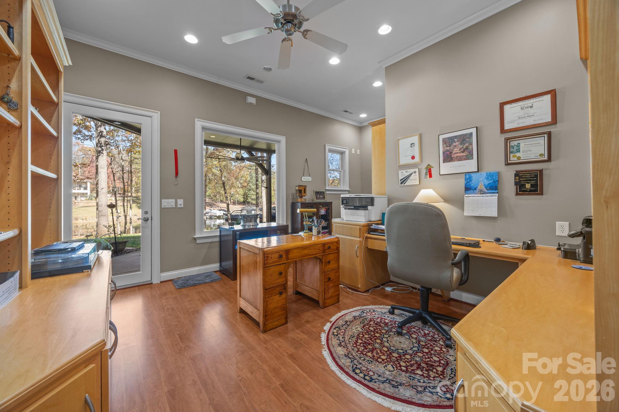 Office w/ 2 work areas - 119 Whaling Lane, Mooresville