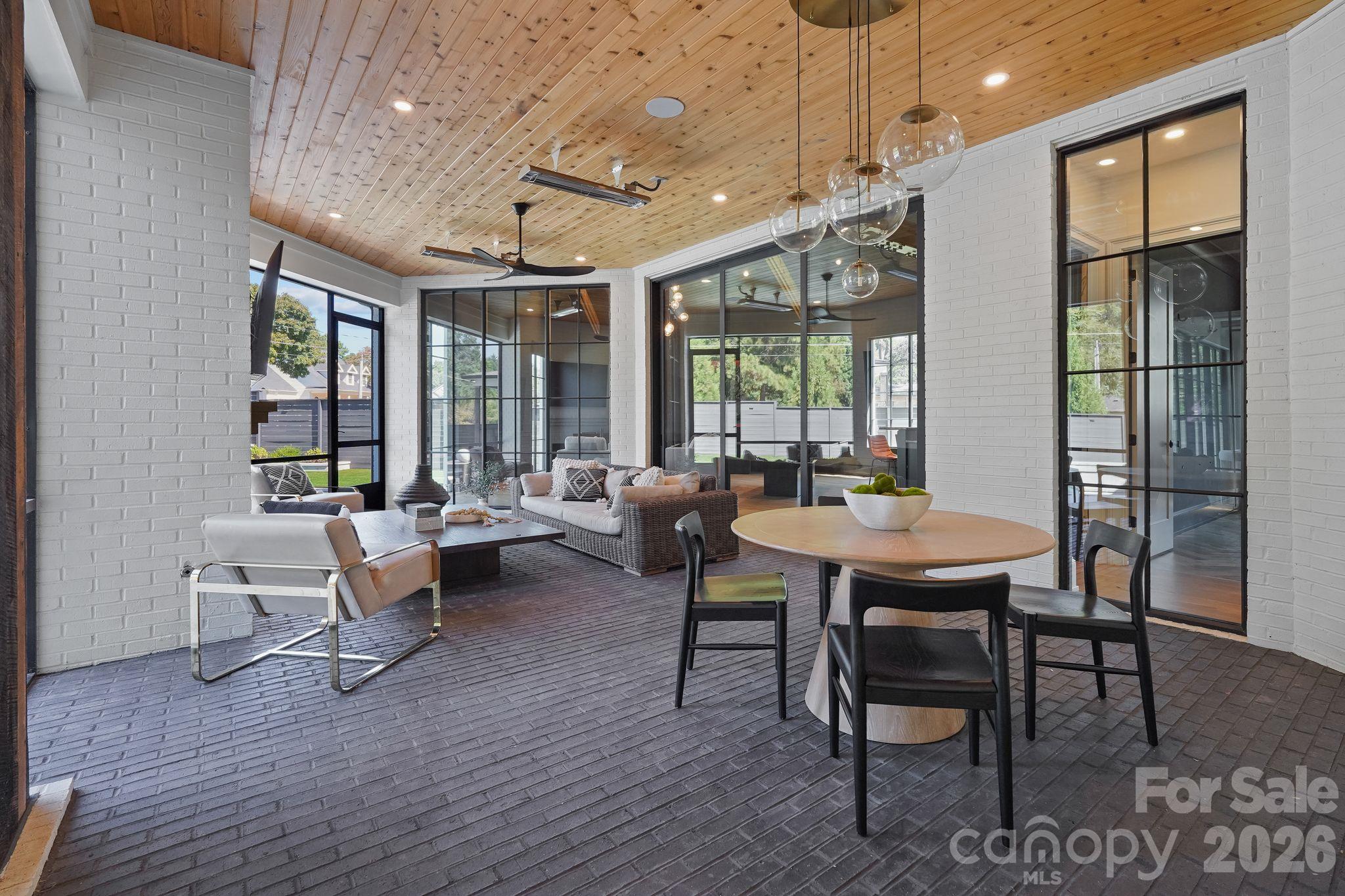 Single Family Residence at 20218 Rainbow Circle, Cornelius, photo 24 of 48