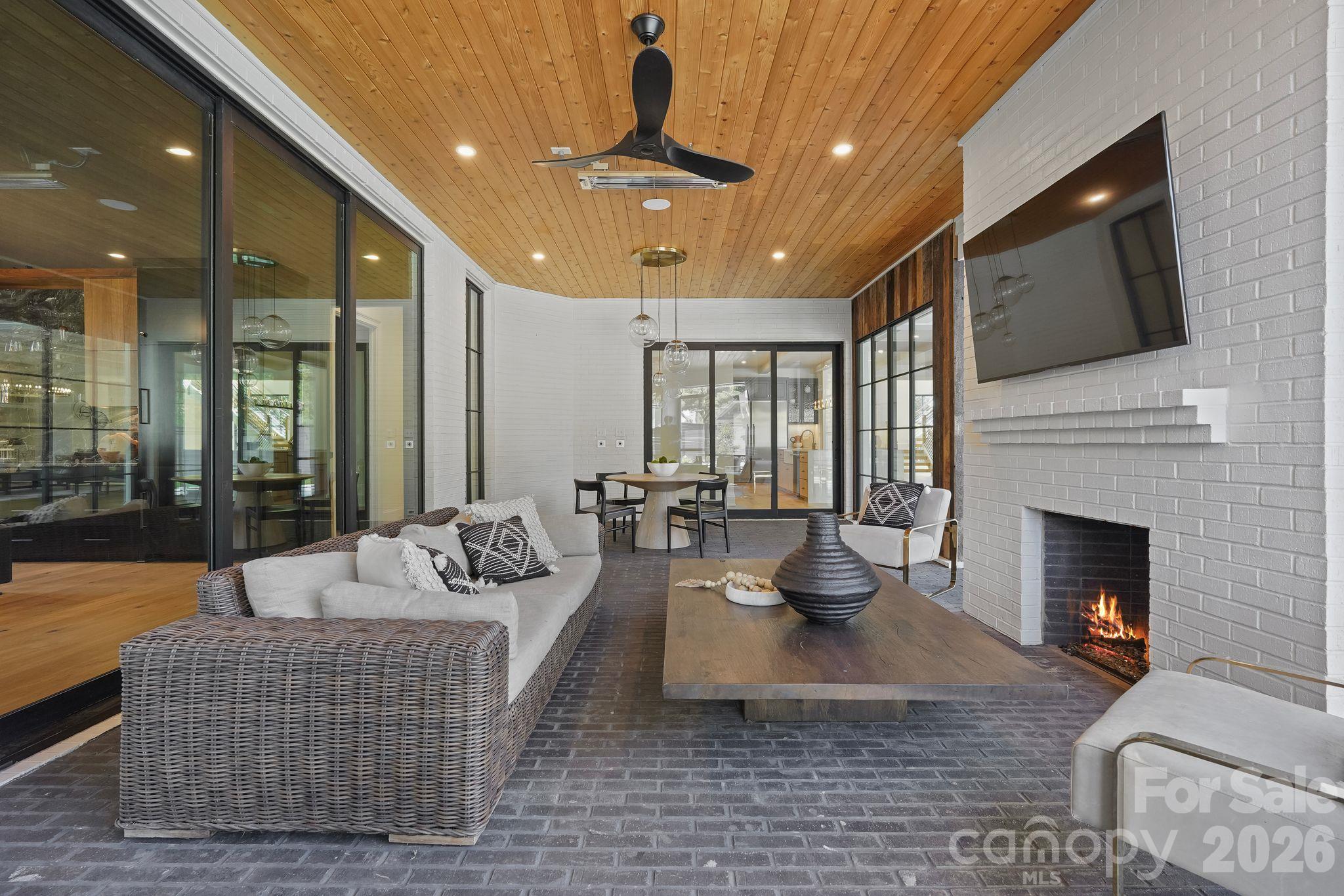 Single Family Residence at 20218 Rainbow Circle, Cornelius, photo 25 of 48