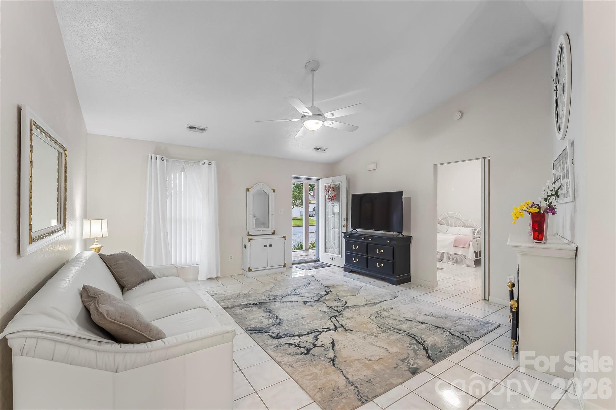 Single Family Residence at 477 14th Avenue Drive NE, Hickory, photo 5 of 35