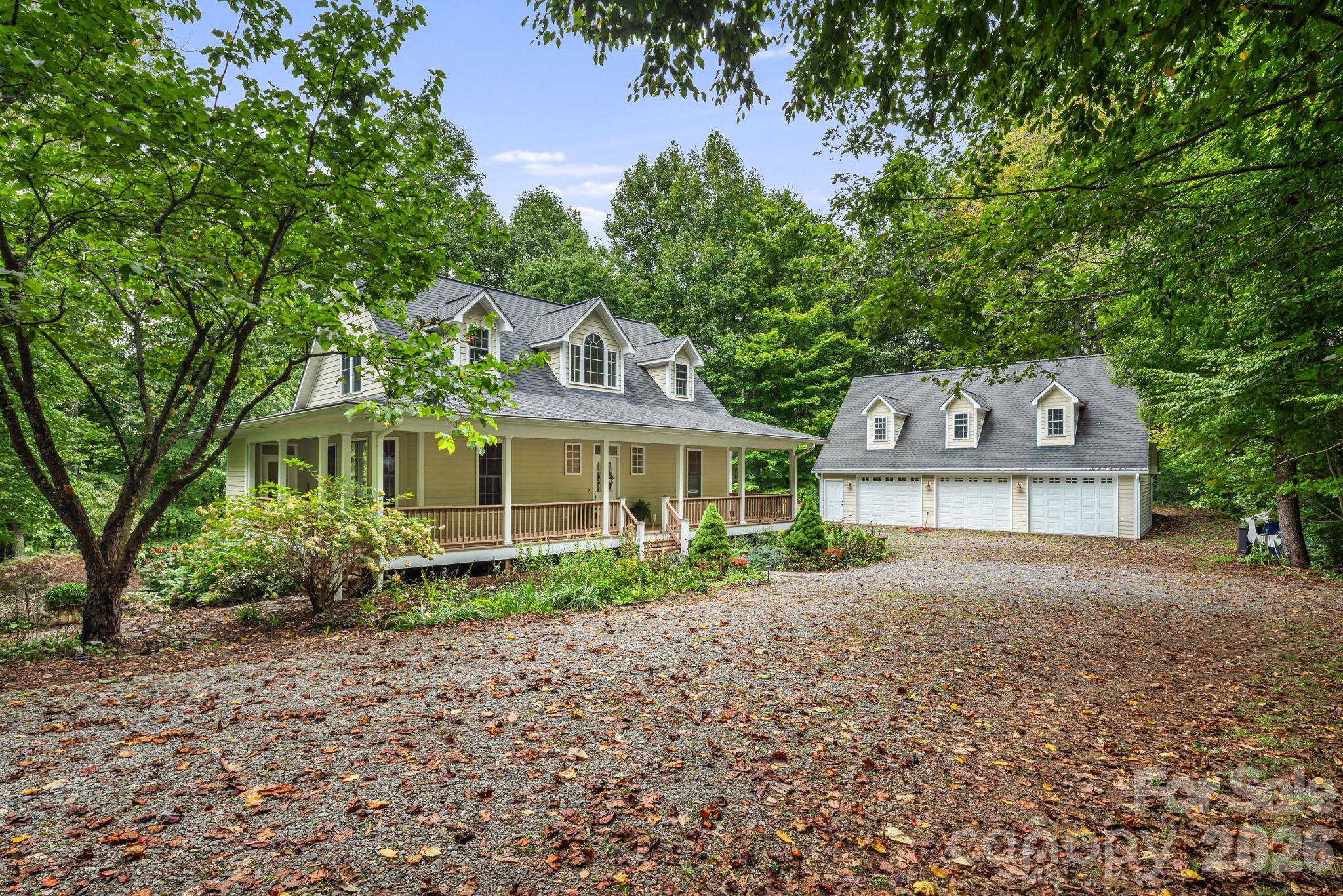 Single Family Residence at 95 Ashworth Drive, Fairview, photo 5 of 46