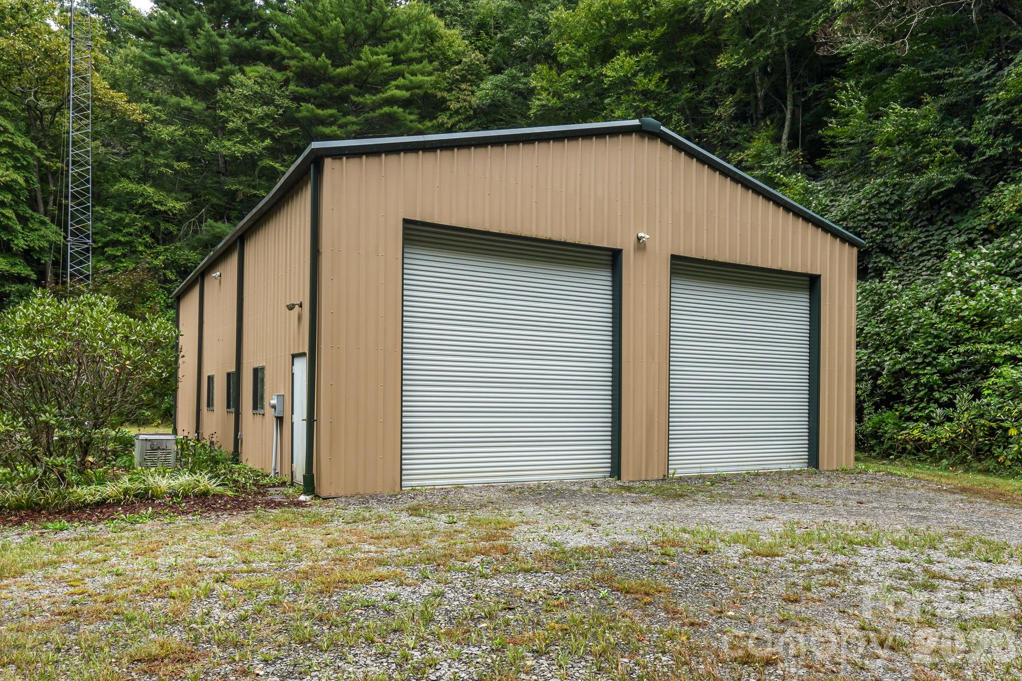 Single Family Residence at 95 Ashworth Drive, Fairview, photo 37 of 46