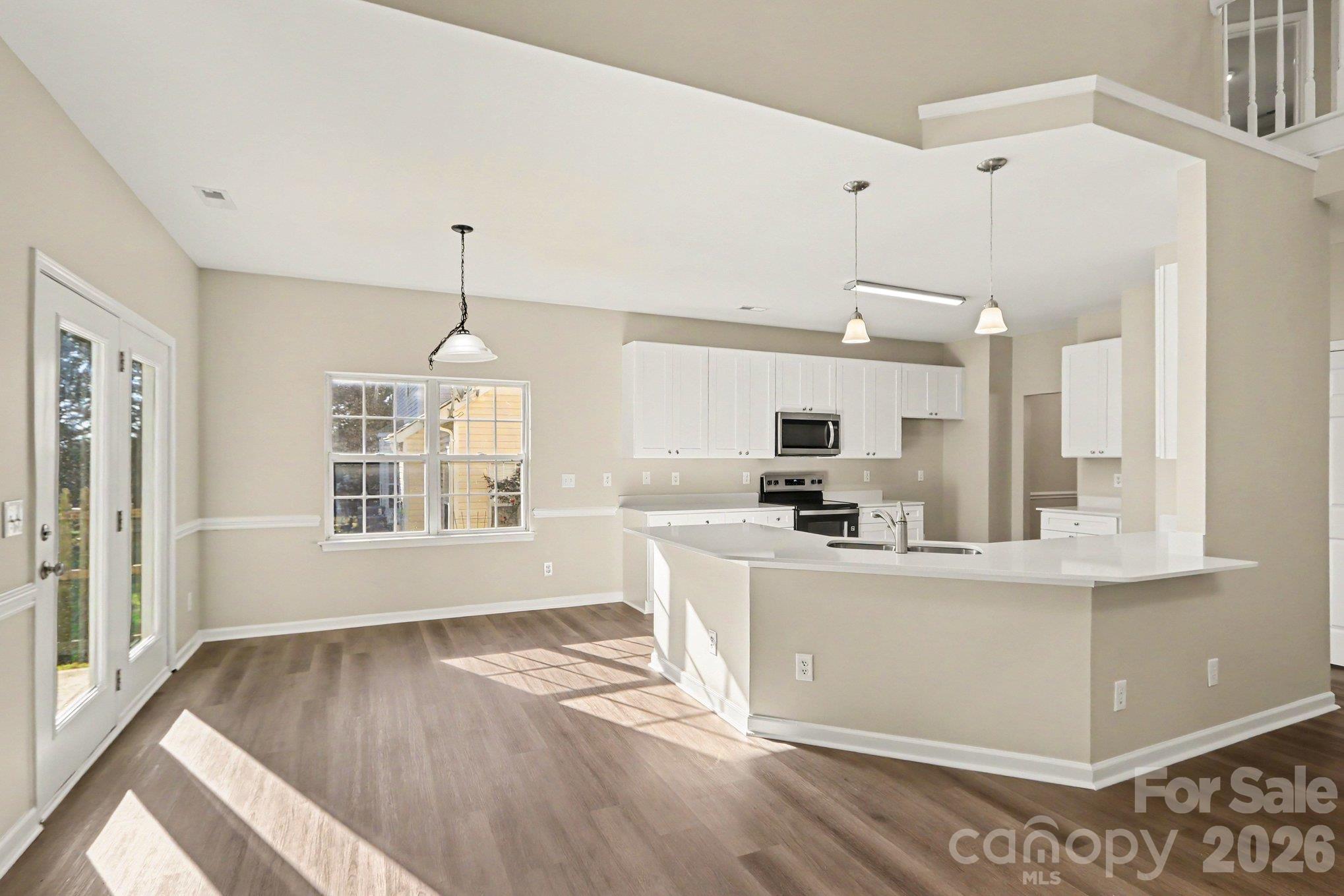 Single Family Residence at 6820 Sweetfield Drive, Huntersville, photo 5 of 17