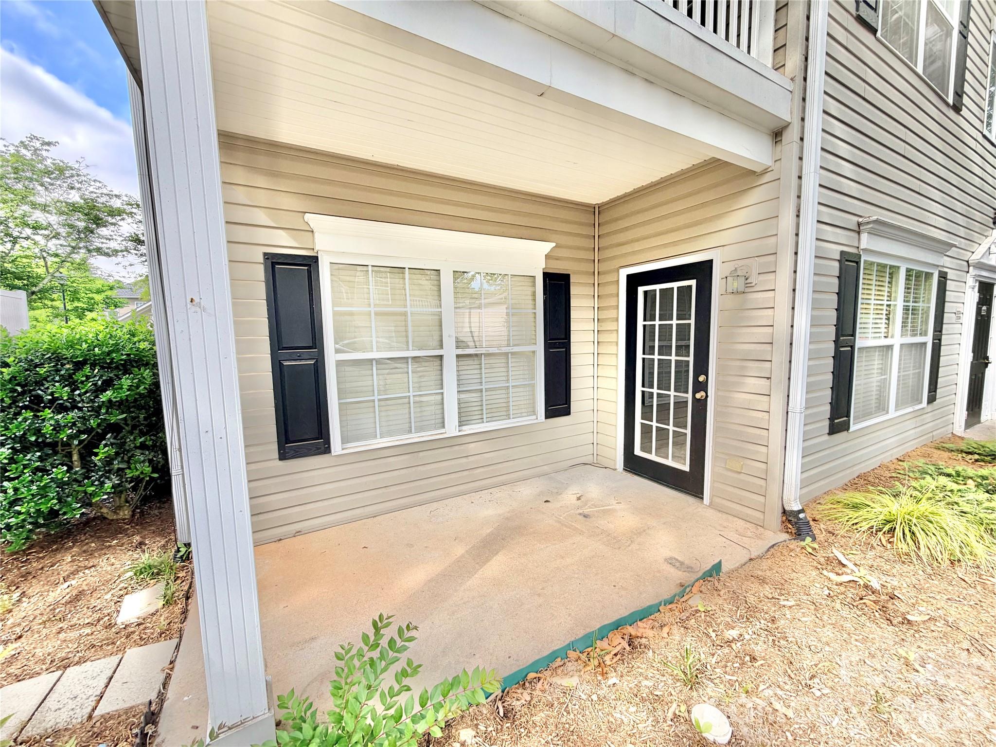 Condominium at 21230 Hickory Street, Cornelius, photo 3 of 22
