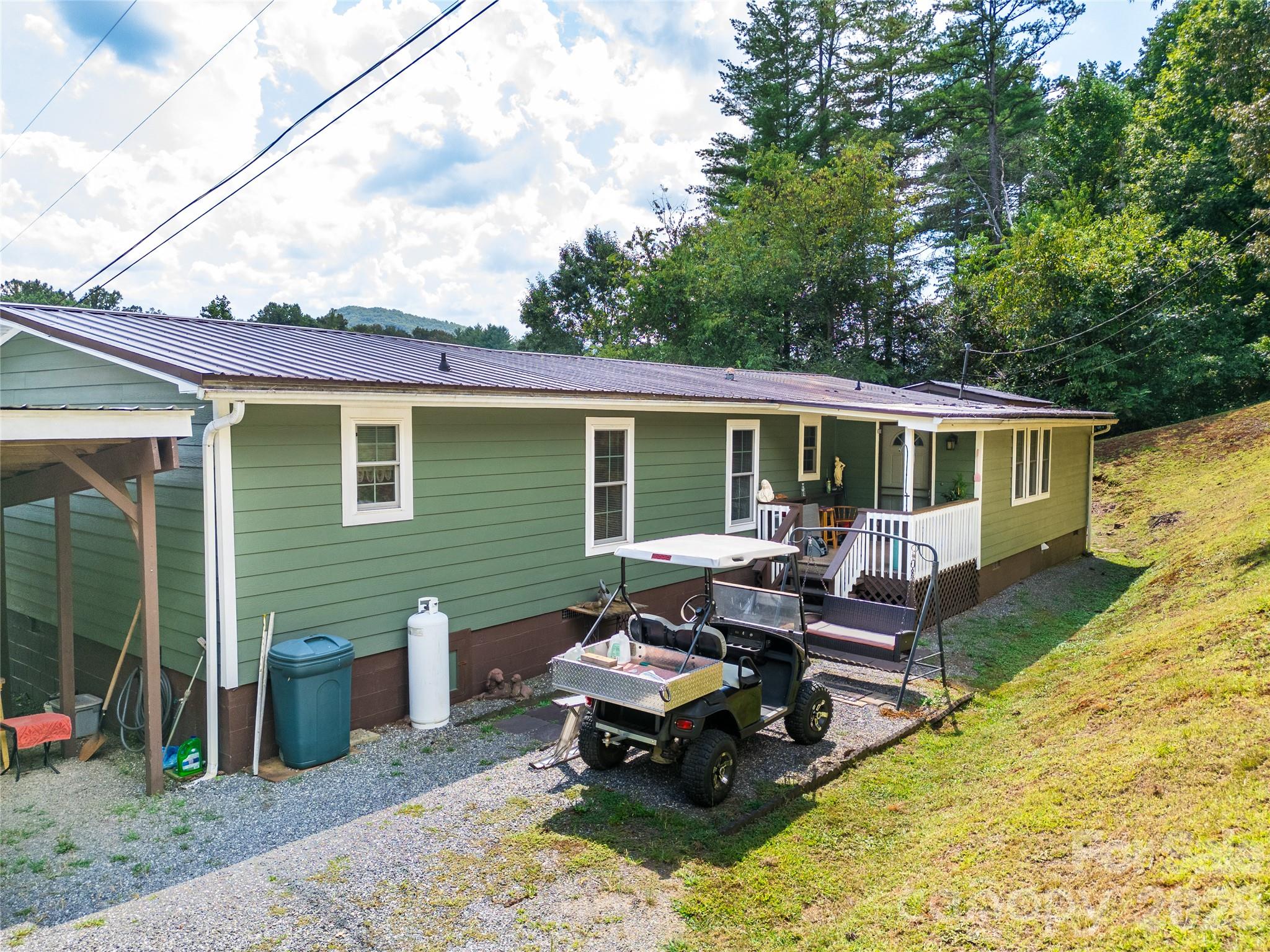 Single Family Residence at 204 Grove Road, Sylva, photo 6 of 31