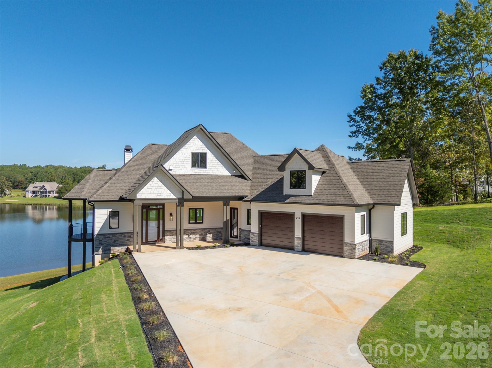 Single Family Residence at 438 Mapleton Lane, Columbus, photo 4 of 69