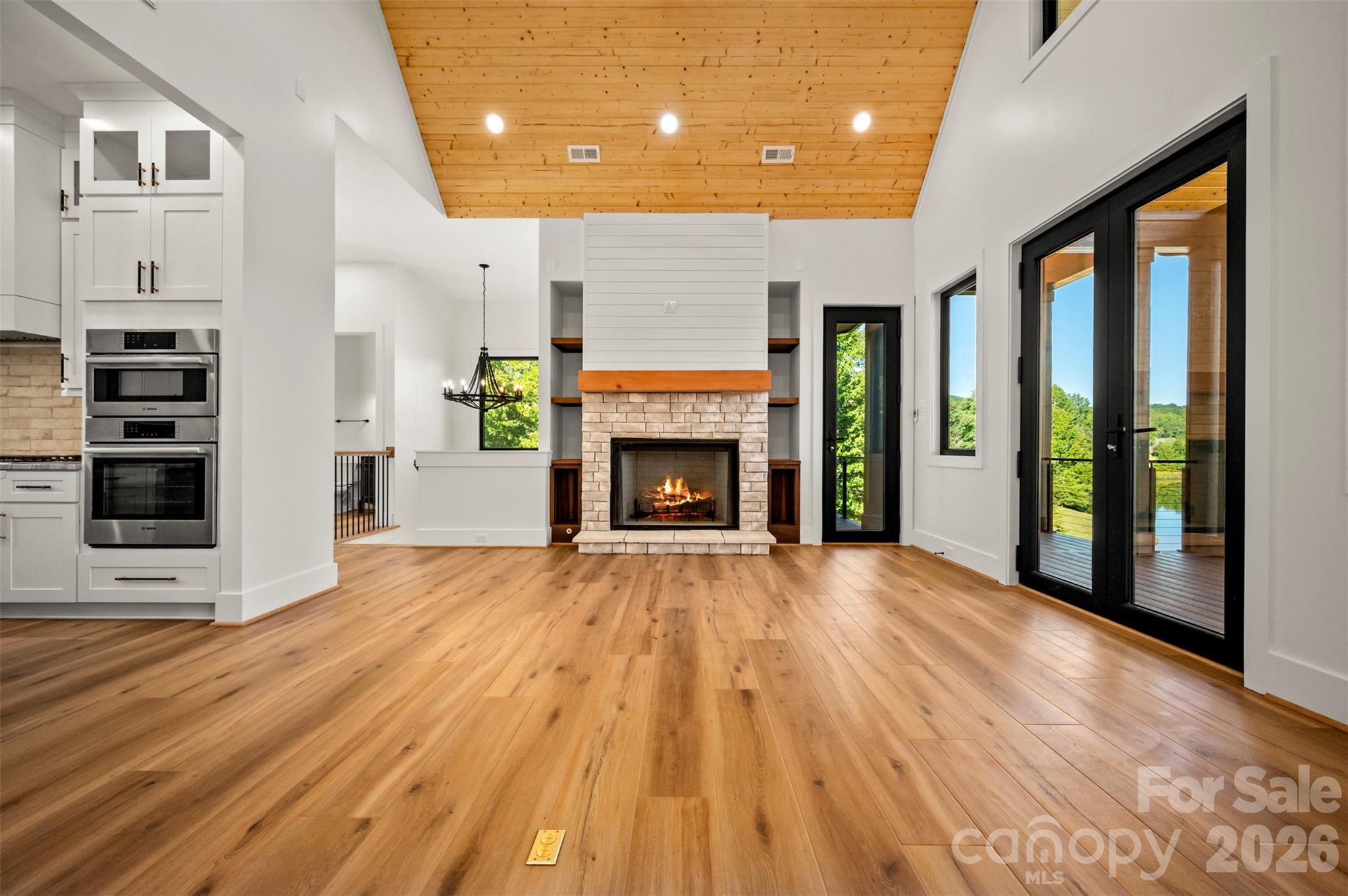 Single Family Residence at 438 Mapleton Lane, Columbus, photo 15 of 69