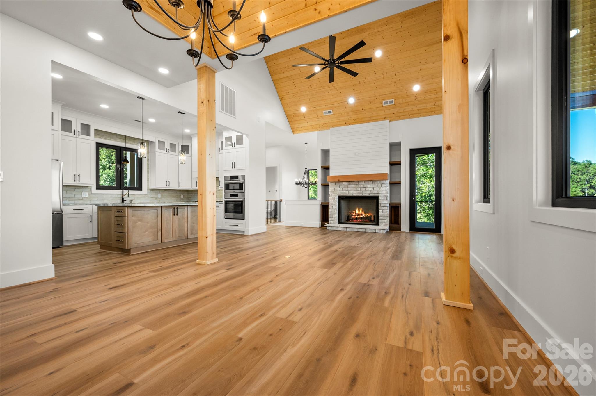 Single Family Residence at 438 Mapleton Lane, Columbus, photo 17 of 69