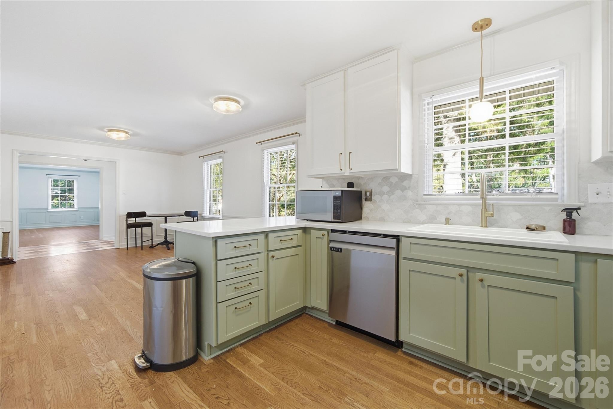 Single Family Residence at 7431 Folger Drive, Charlotte, photo 3 of 25