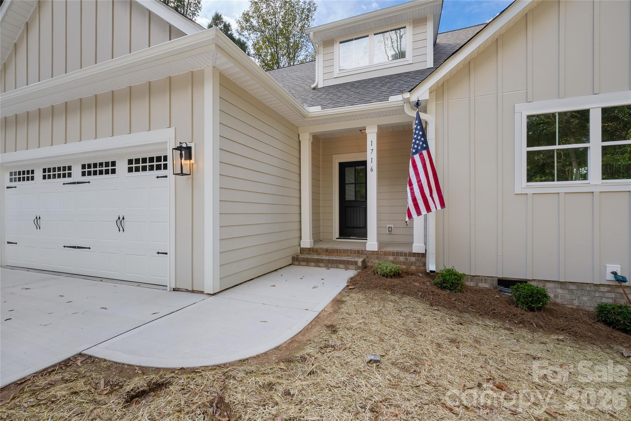 Single Family Residence at 1716 Lake lee Drive, Monroe, photo 4 of 44