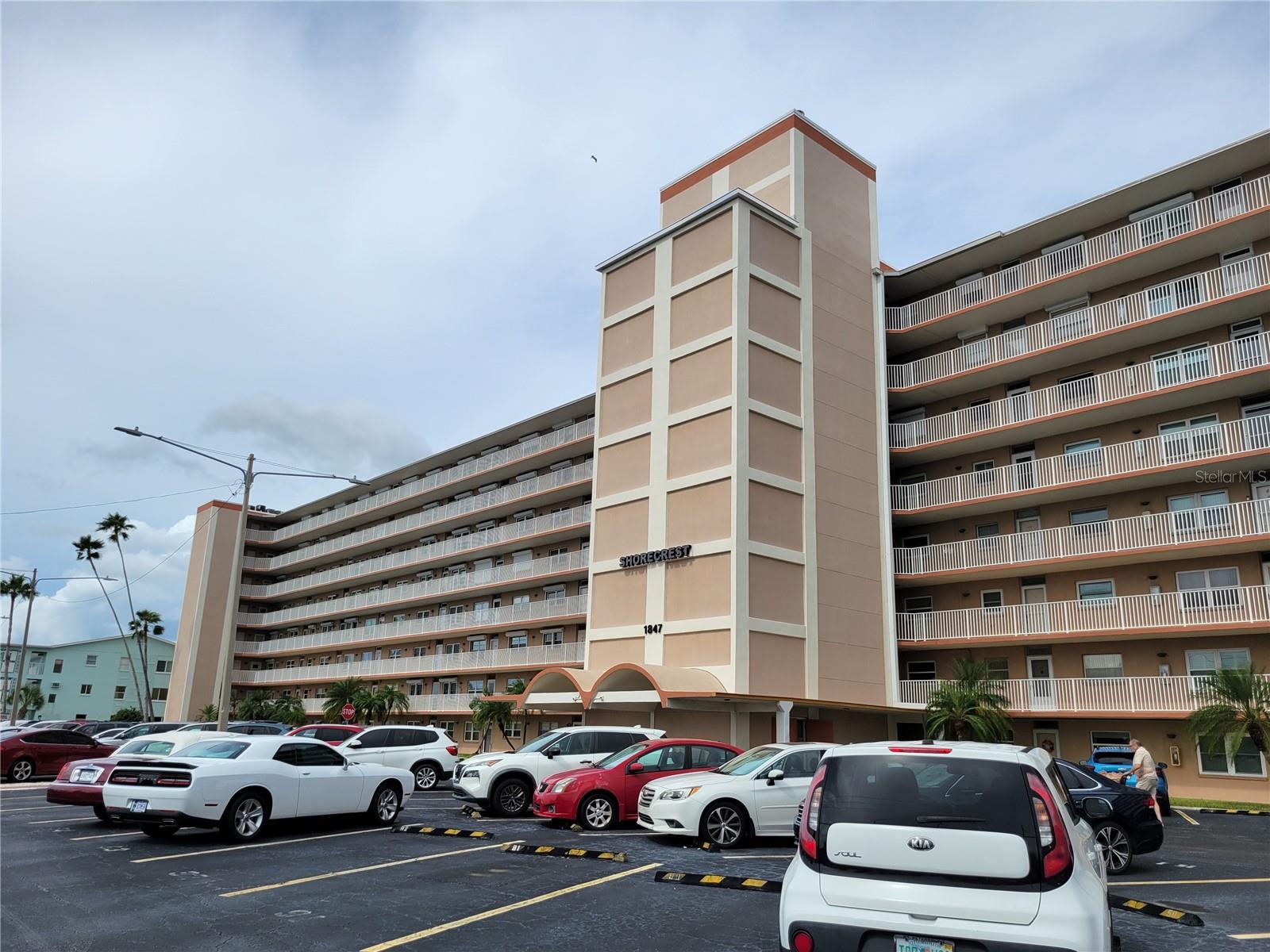 1847 SHORE DR S #204