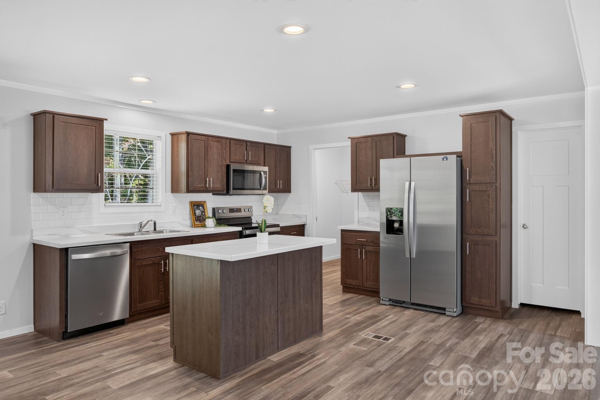 Single Family Residence at 202 Christophers Court, Lexington, photo 12 of 42