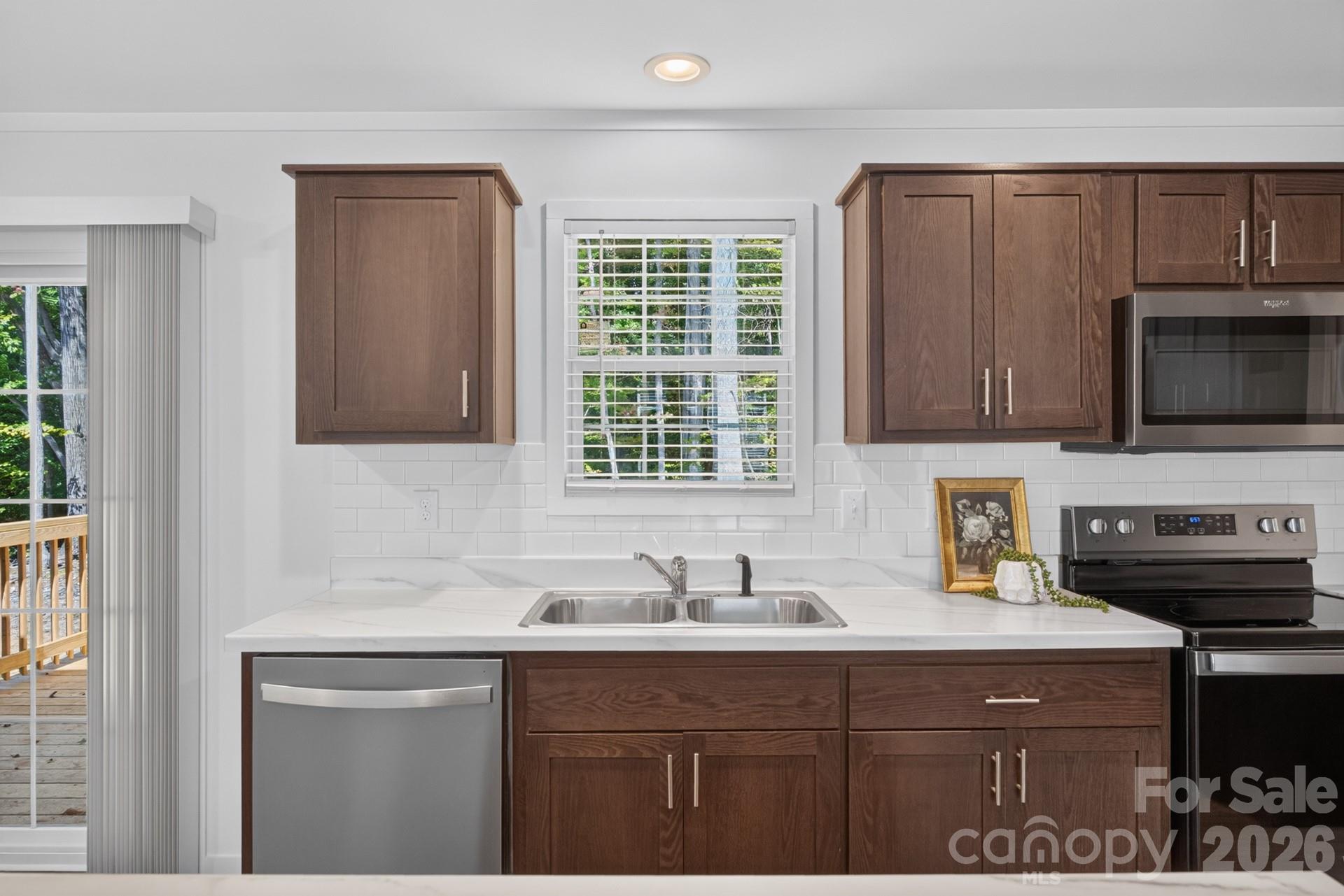 Single Family Residence at 202 Christophers Court, Lexington, photo 15 of 42