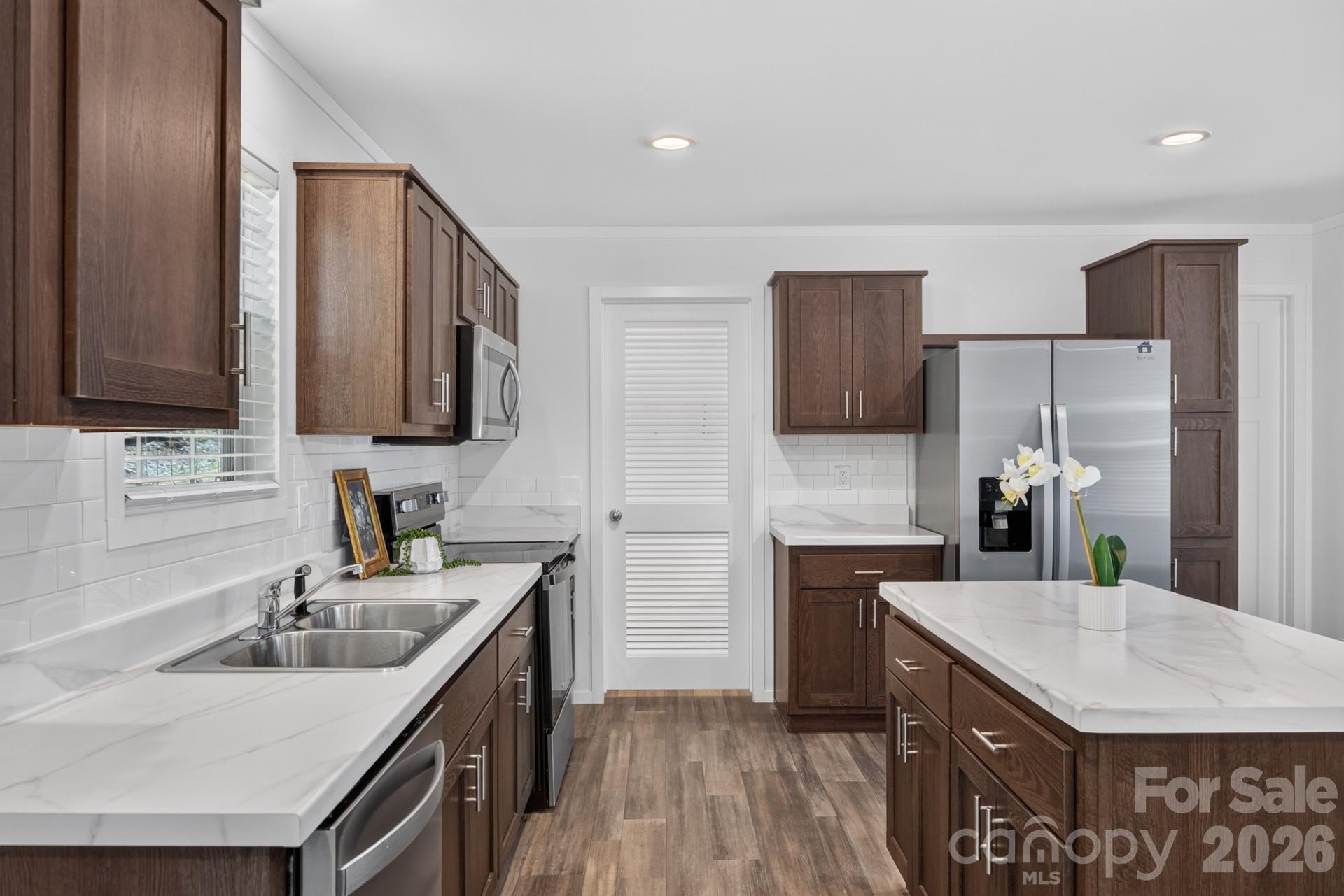 Single Family Residence at 202 Christophers Court, Lexington, photo 16 of 42