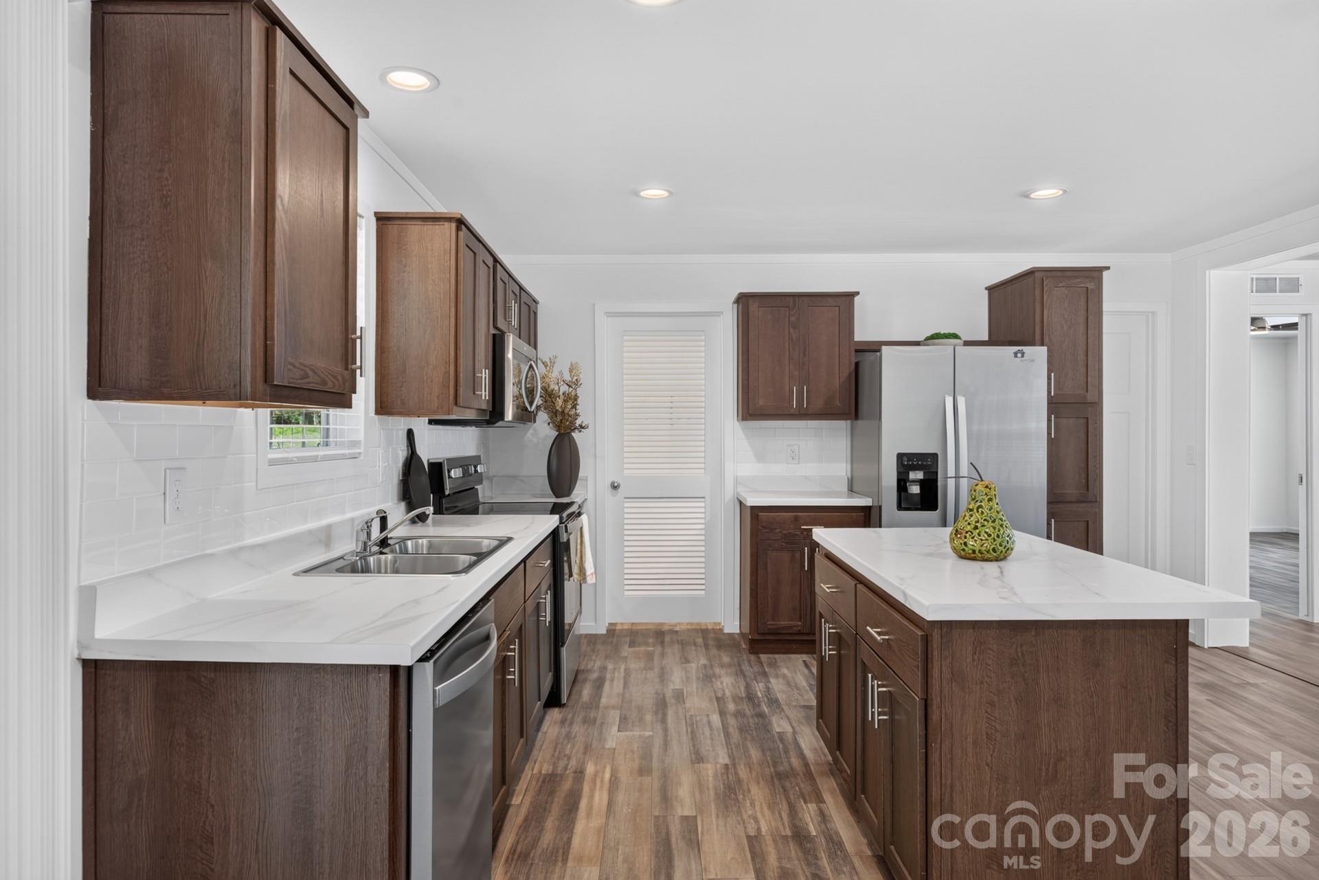 Single Family Residence at 180 Christophers Court, Lexington, photo 11 of 40