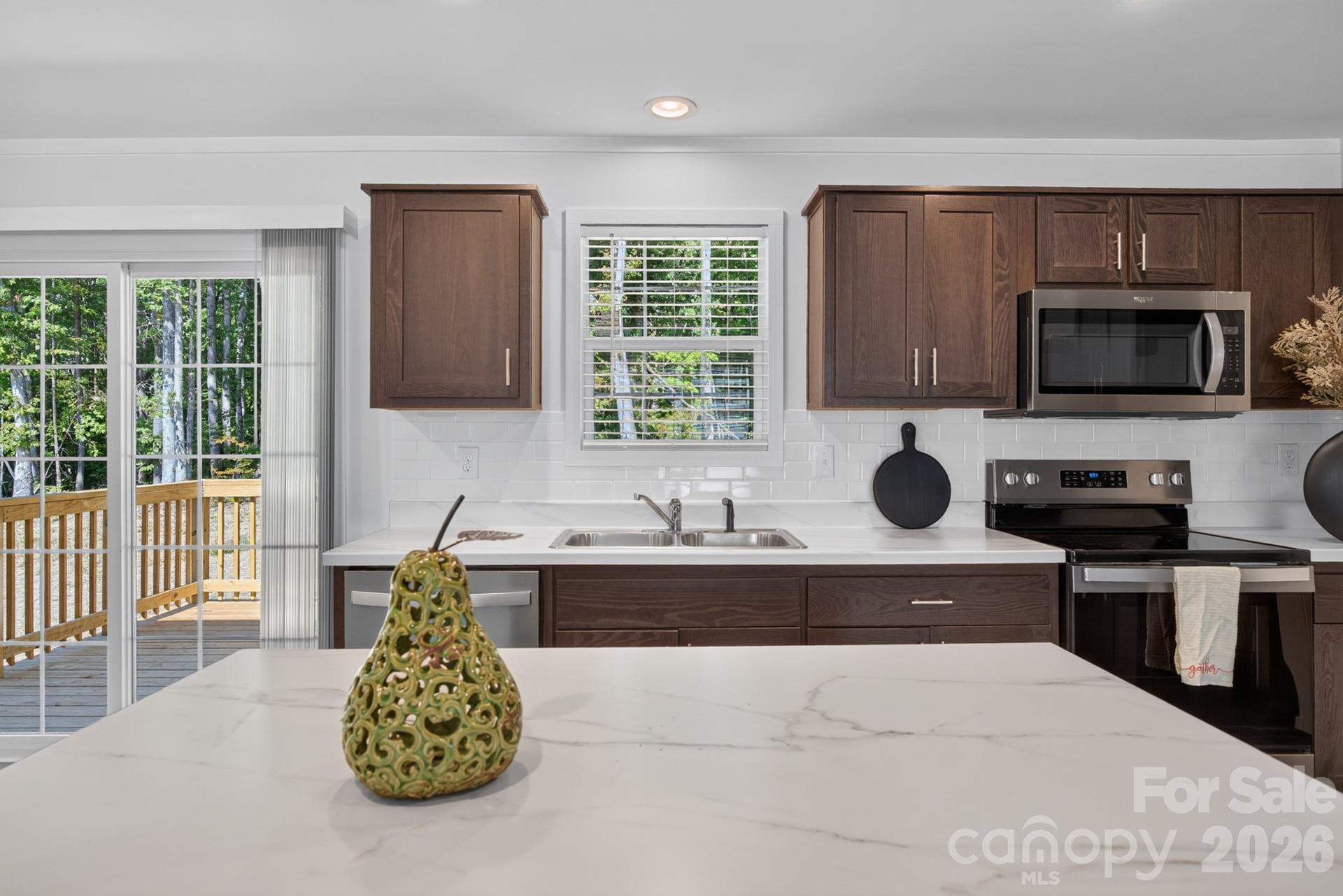 Single Family Residence at 180 Christophers Court, Lexington, photo 12 of 40