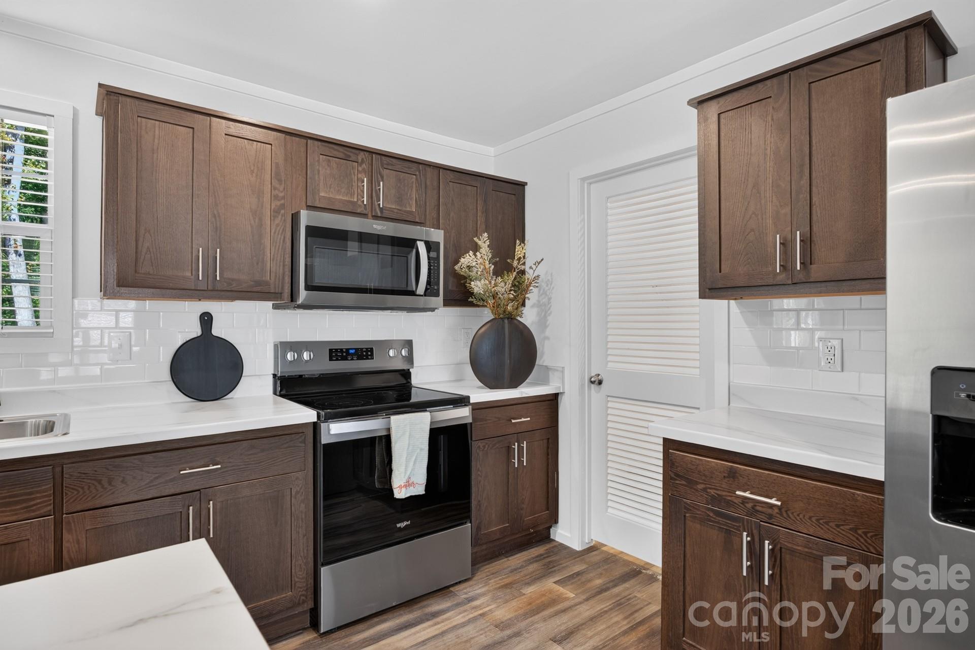 Single Family Residence at 180 Christophers Court, Lexington, photo 13 of 40
