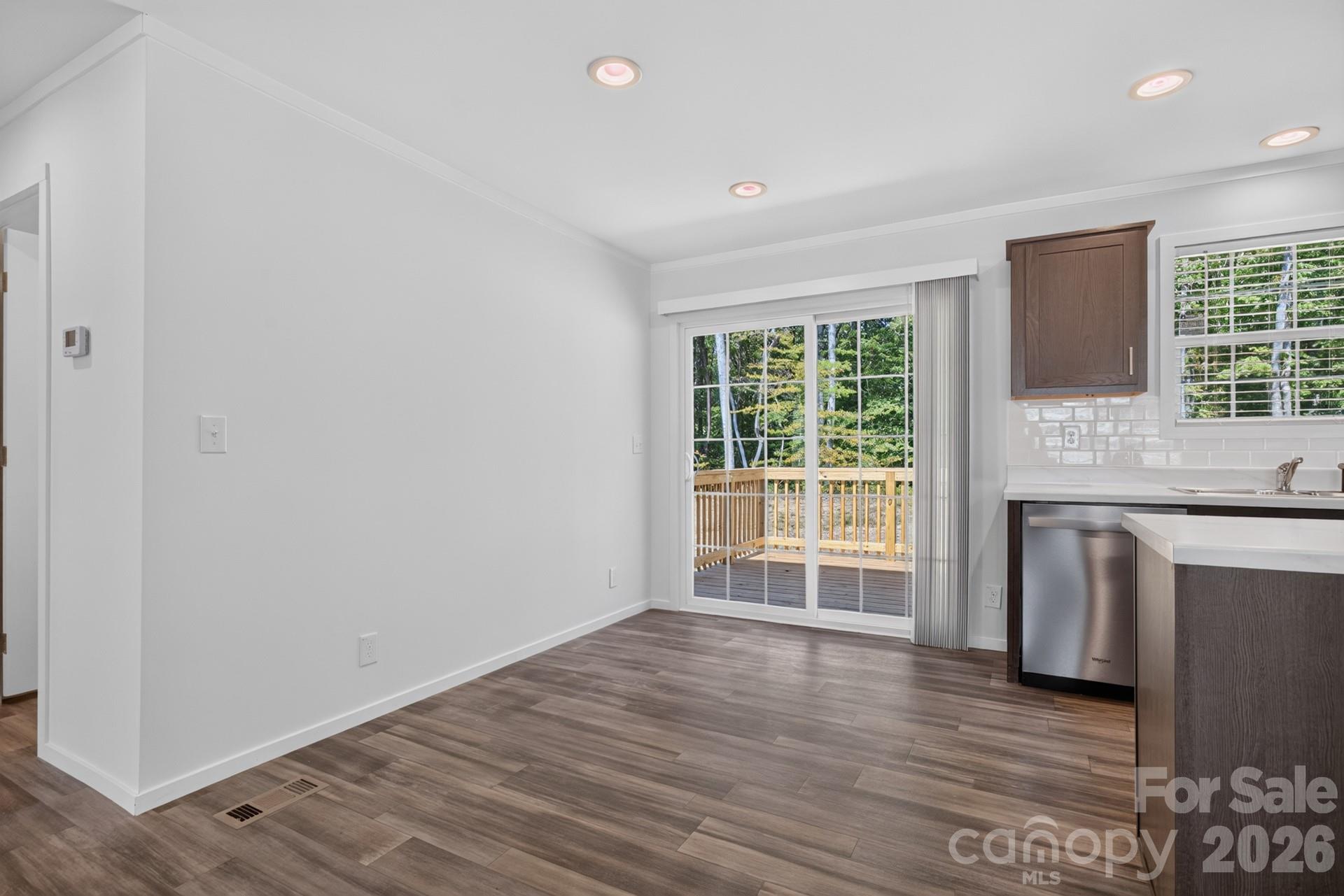 Single Family Residence at 180 Christophers Court, Lexington, photo 16 of 40