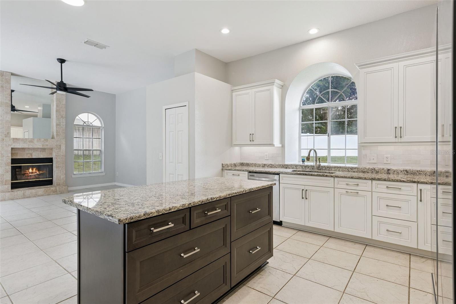Single Family Residence at 7830 BRIDGESTONE DR, ORLANDO, photo 13 of 51