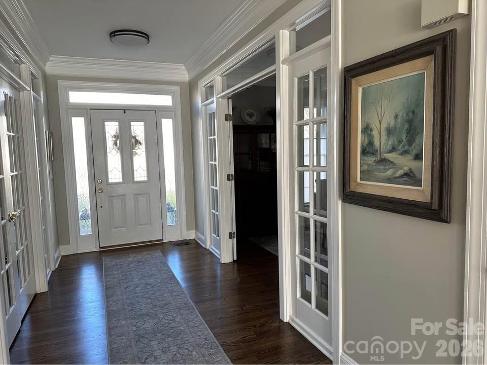 Single Family Residence at 20107 N Cove Road, Cornelius, photo 4 of 46