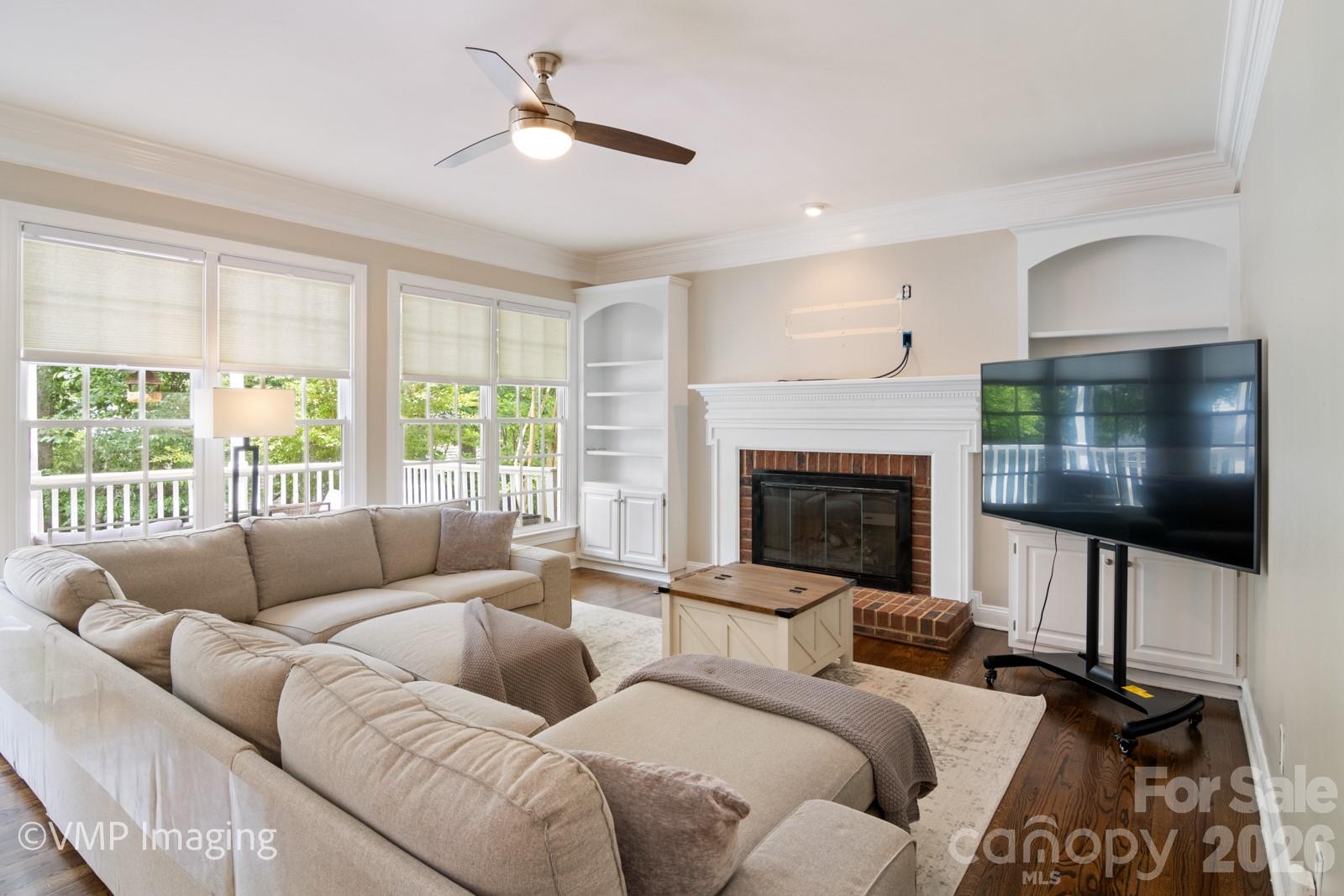 Single Family Residence at 20107 N Cove Road, Cornelius, photo 9 of 46