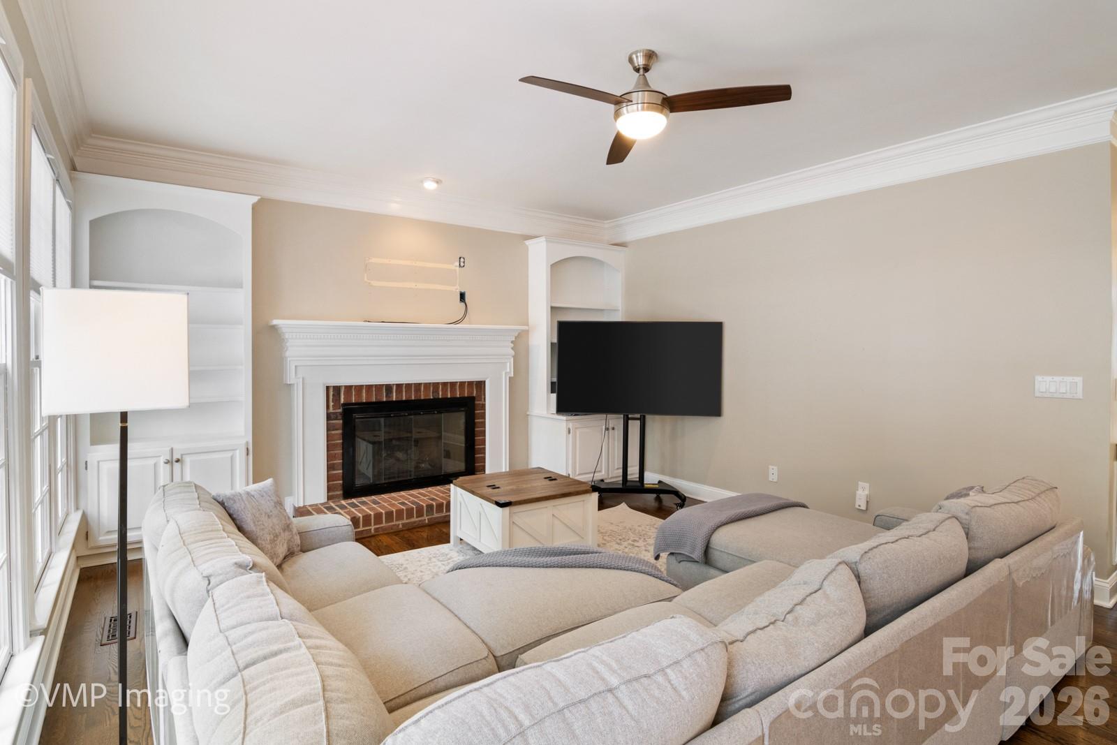 Single Family Residence at 20107 N Cove Road, Cornelius, photo 11 of 46