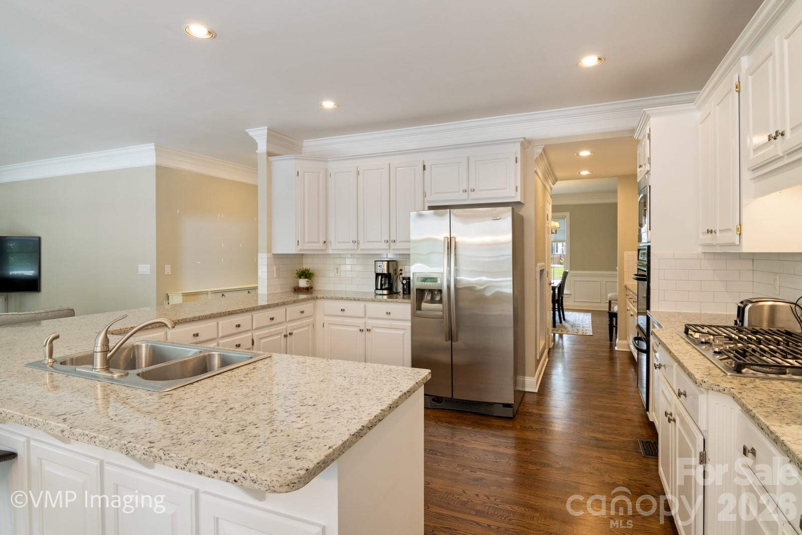 Single Family Residence at 20107 N Cove Road, Cornelius, photo 15 of 46
