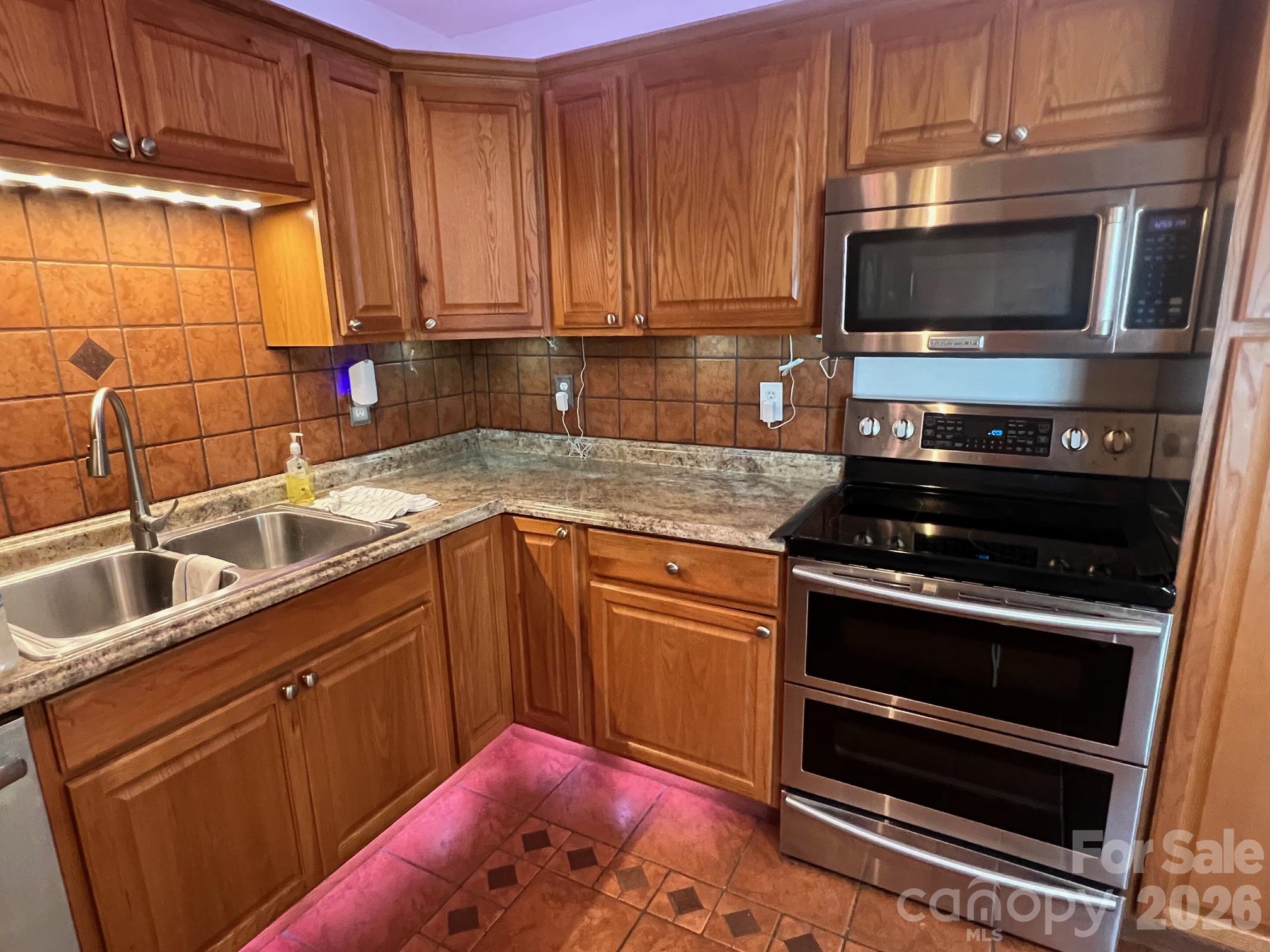 Kitchen - 4146 Startown Road, Newton
