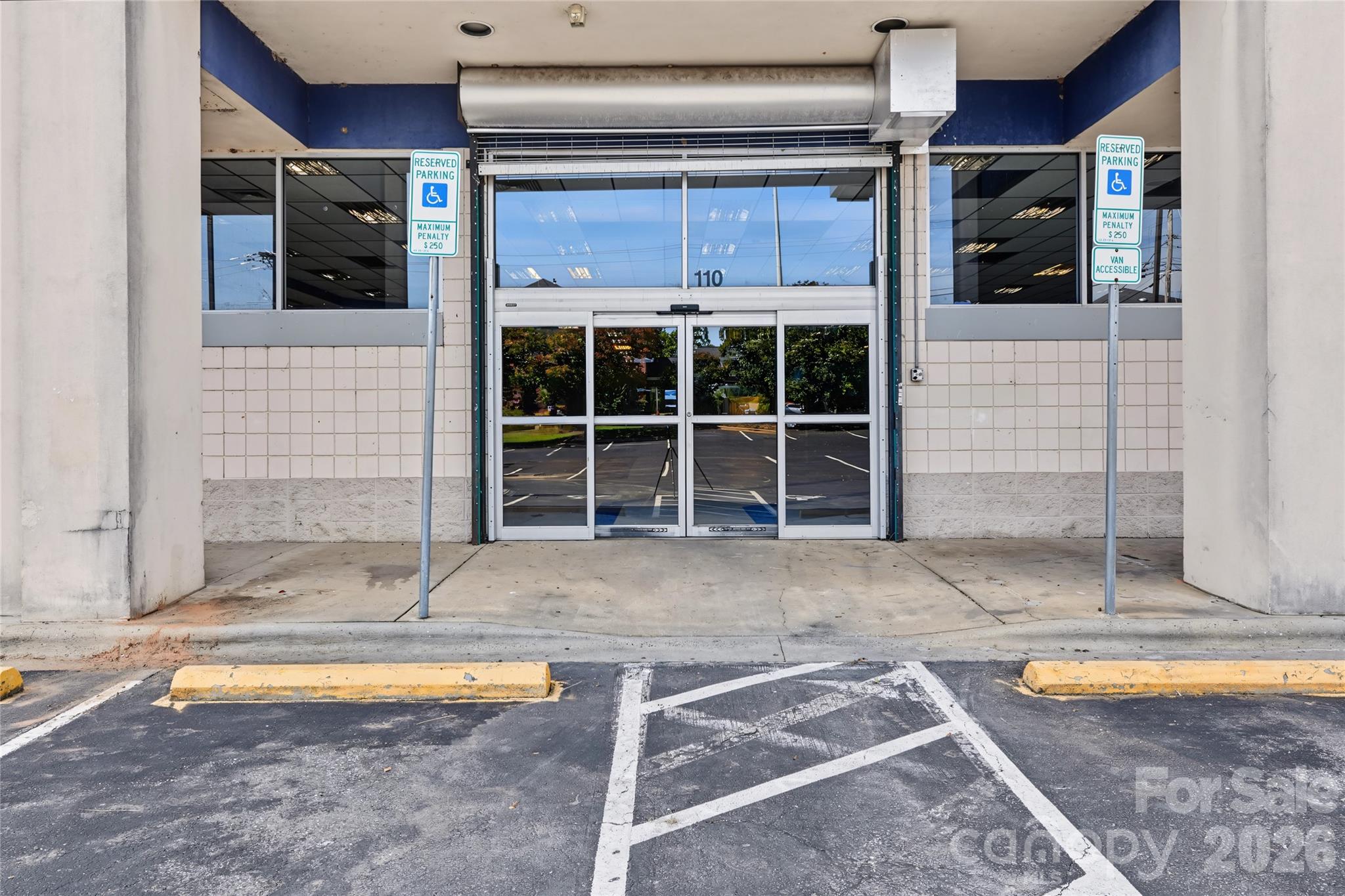 Retail at 110 W Garrison Boulevard, Gastonia, photo 5 of 29