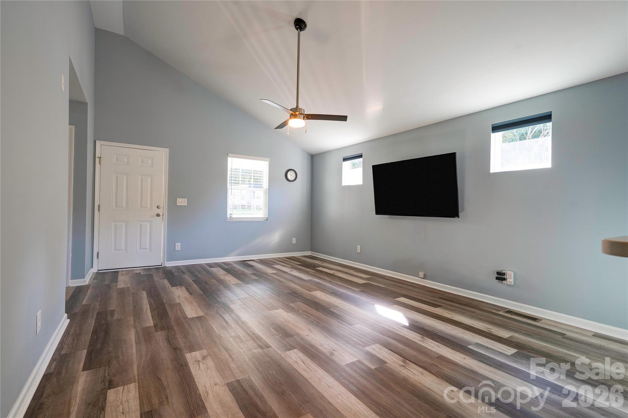 Living Room - 1414 Southridge Street, Shelby