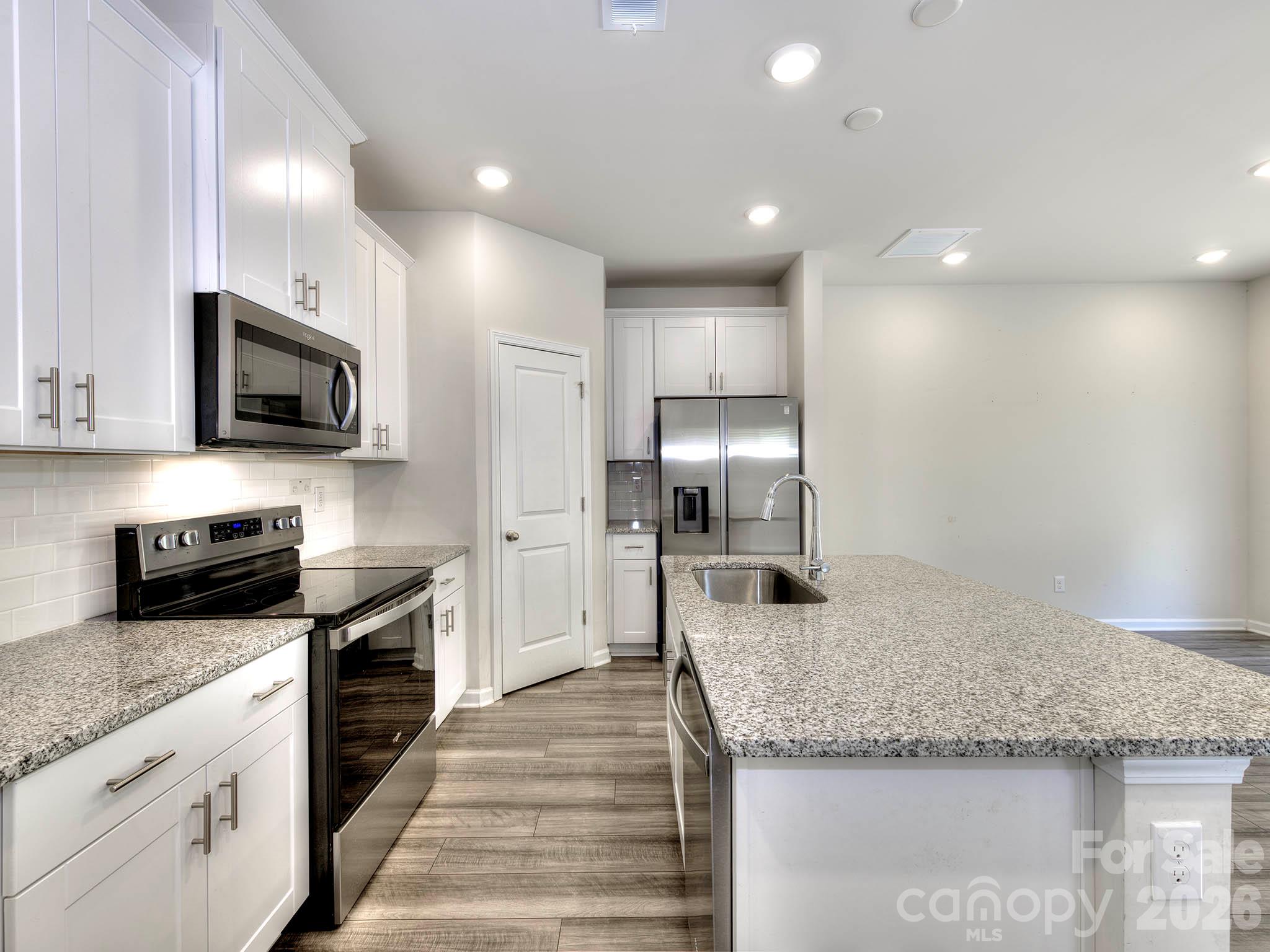 Townhouse at 840 Gerard Bay Drive, Fort Mill, photo 5 of 33