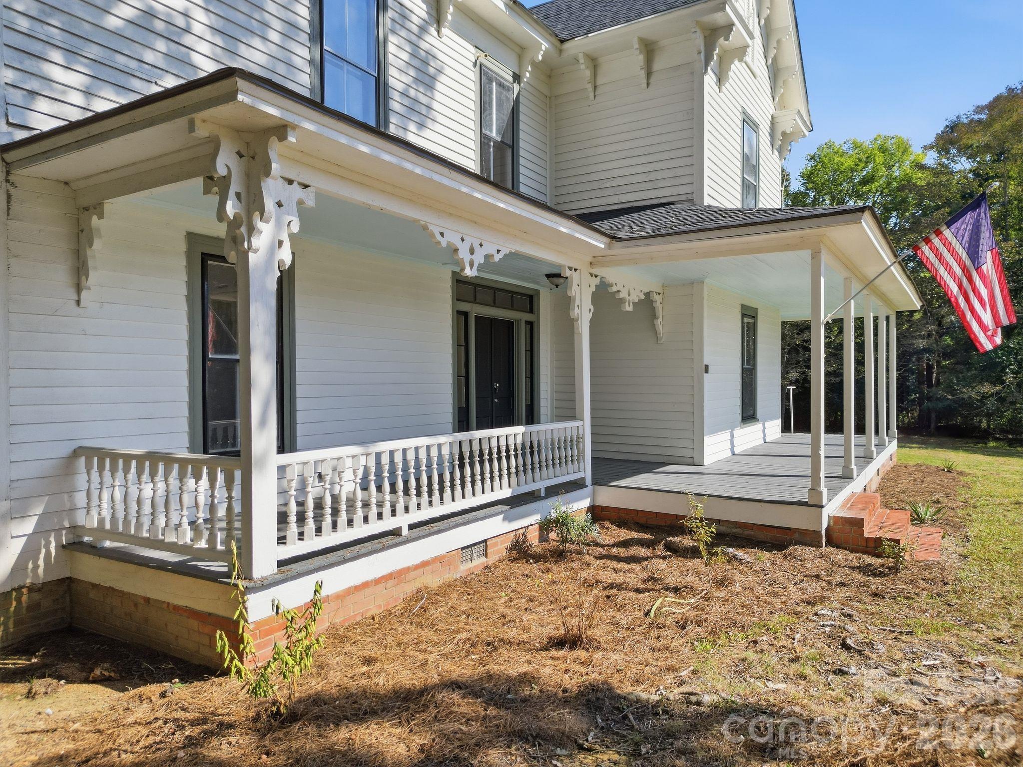 Single Family Residence at 502 W Allenton Street, Mount Gilead, photo 3 of 37