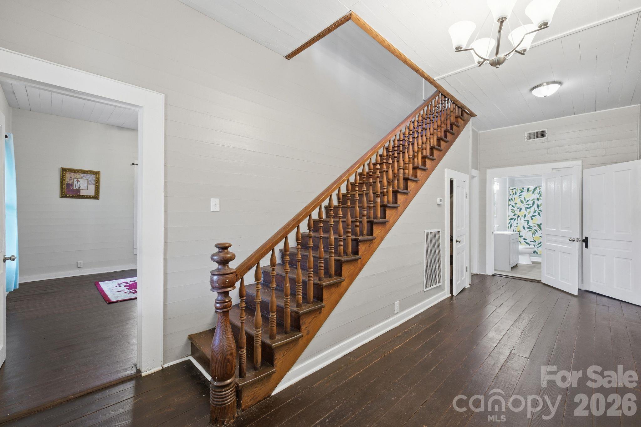 Single Family Residence at 502 W Allenton Street, Mount Gilead, photo 5 of 37