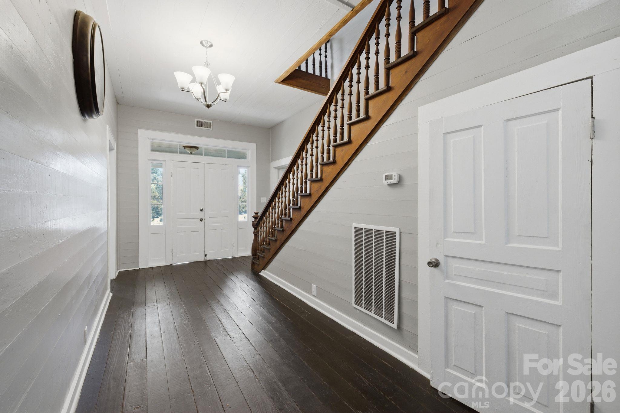 Single Family Residence at 502 W Allenton Street, Mount Gilead, photo 6 of 37