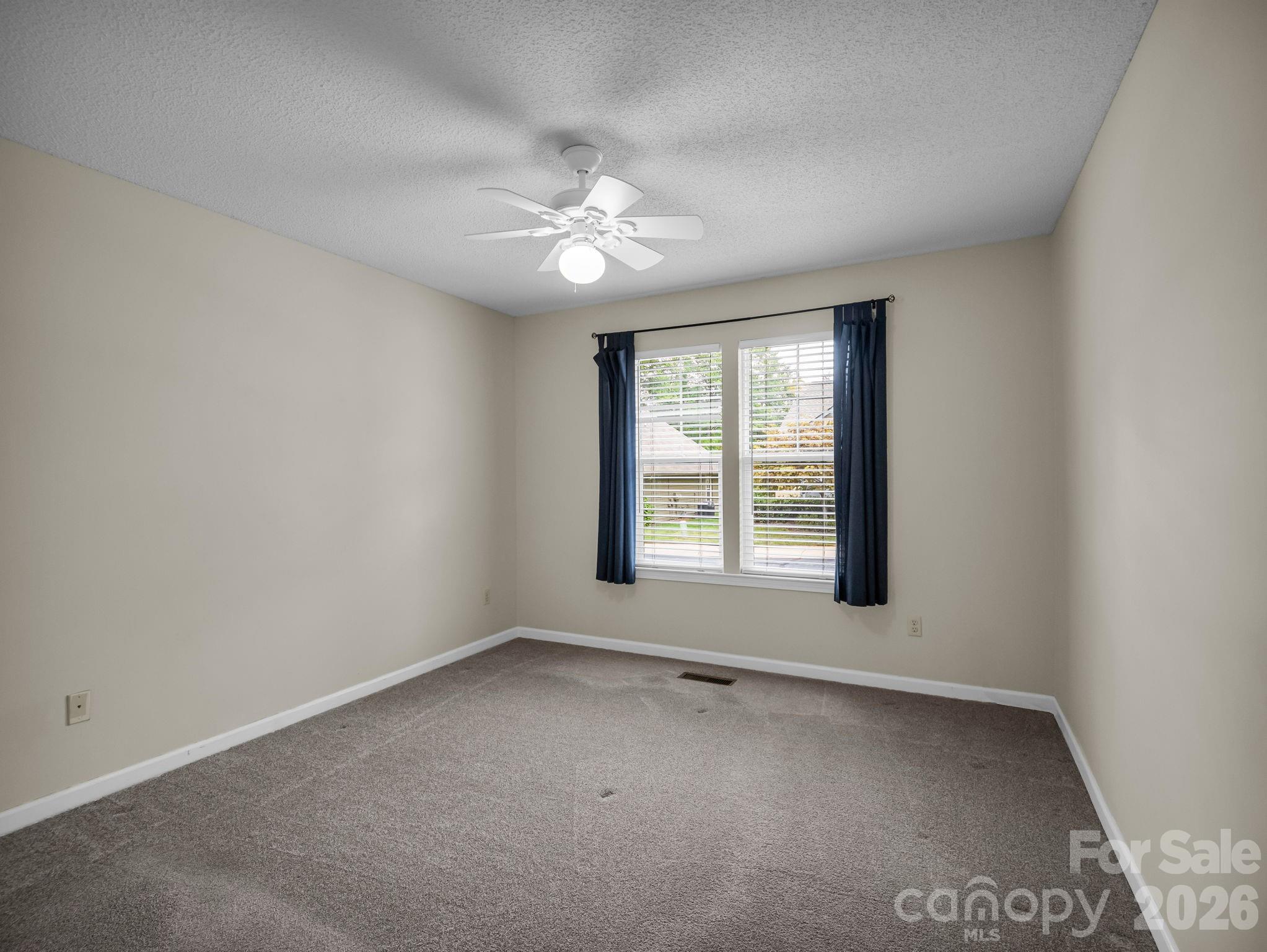 Guest Bedroom - 13 Gray Wolf Lane, Hendersonville